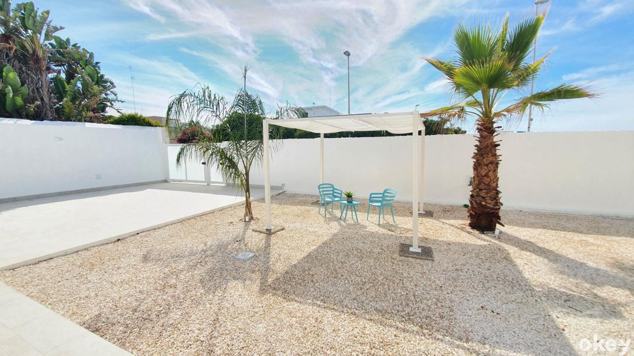 Mediterranea - Seaview, Pool & Garden Apartment Bari