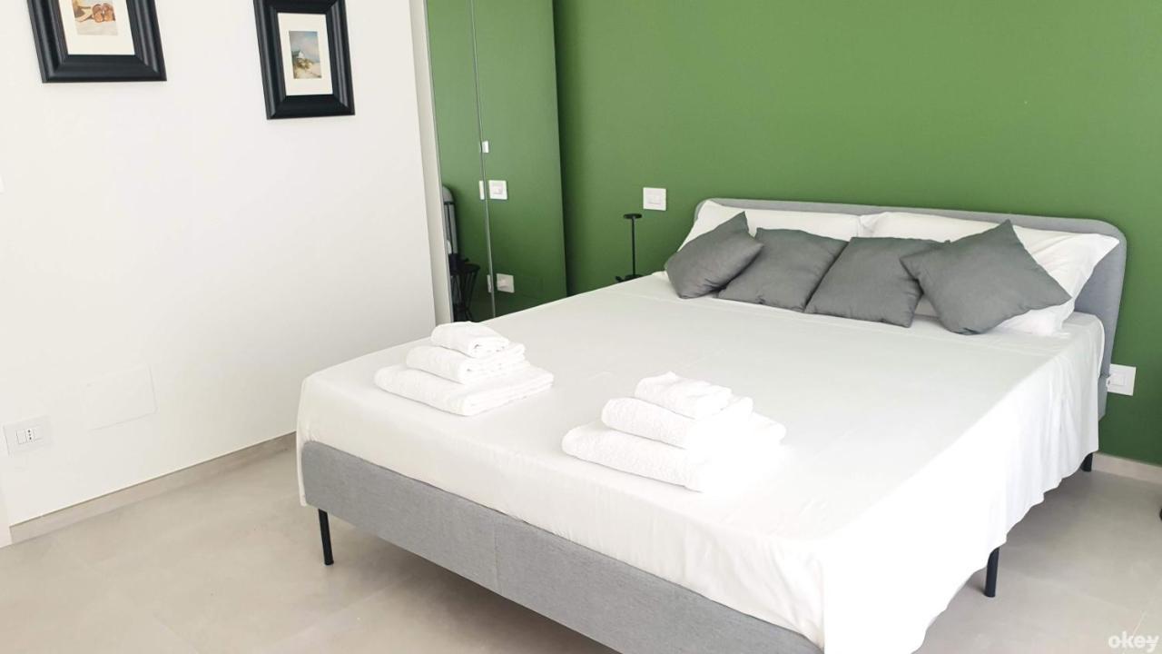Mediterranea - Seaview, Pool & Garden Apartment Bari
