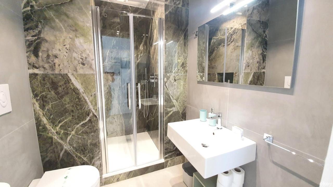 Mediterranea - Seaview, Pool & Garden Apartment Bari