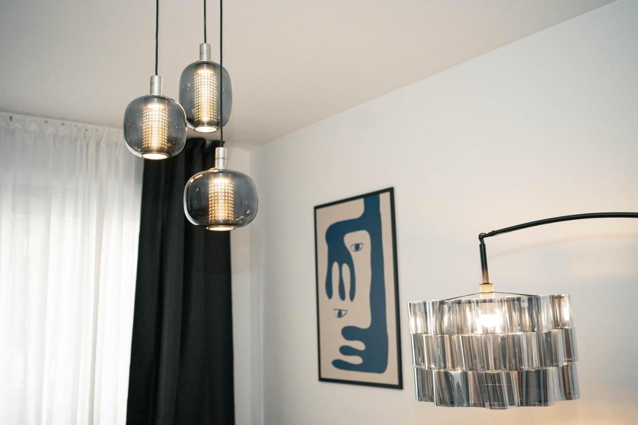 Black Marble - Design * Bari