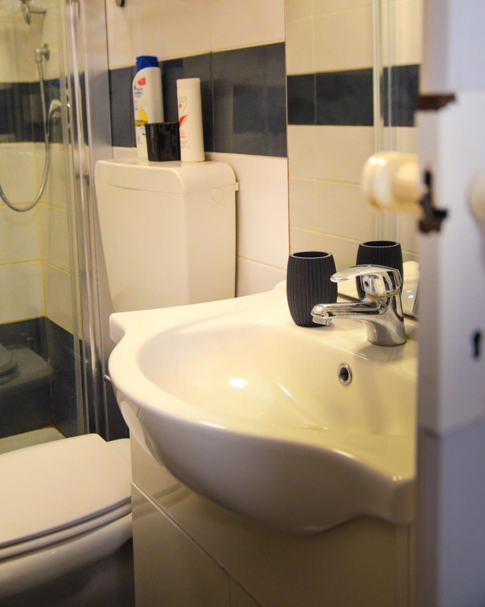 Manzoni 10 Apartment *