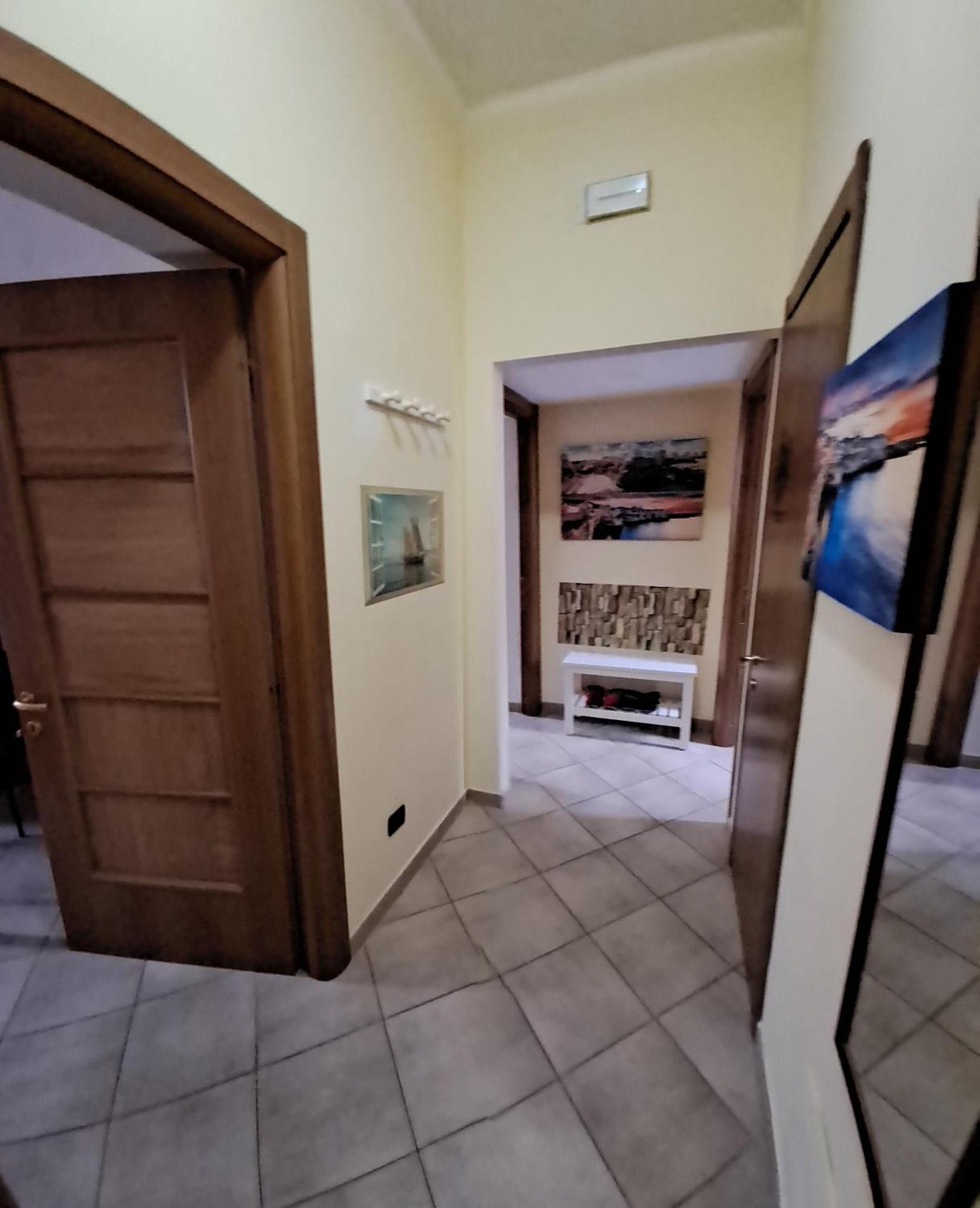Casa Carlo With Parking Near The Center Apartment