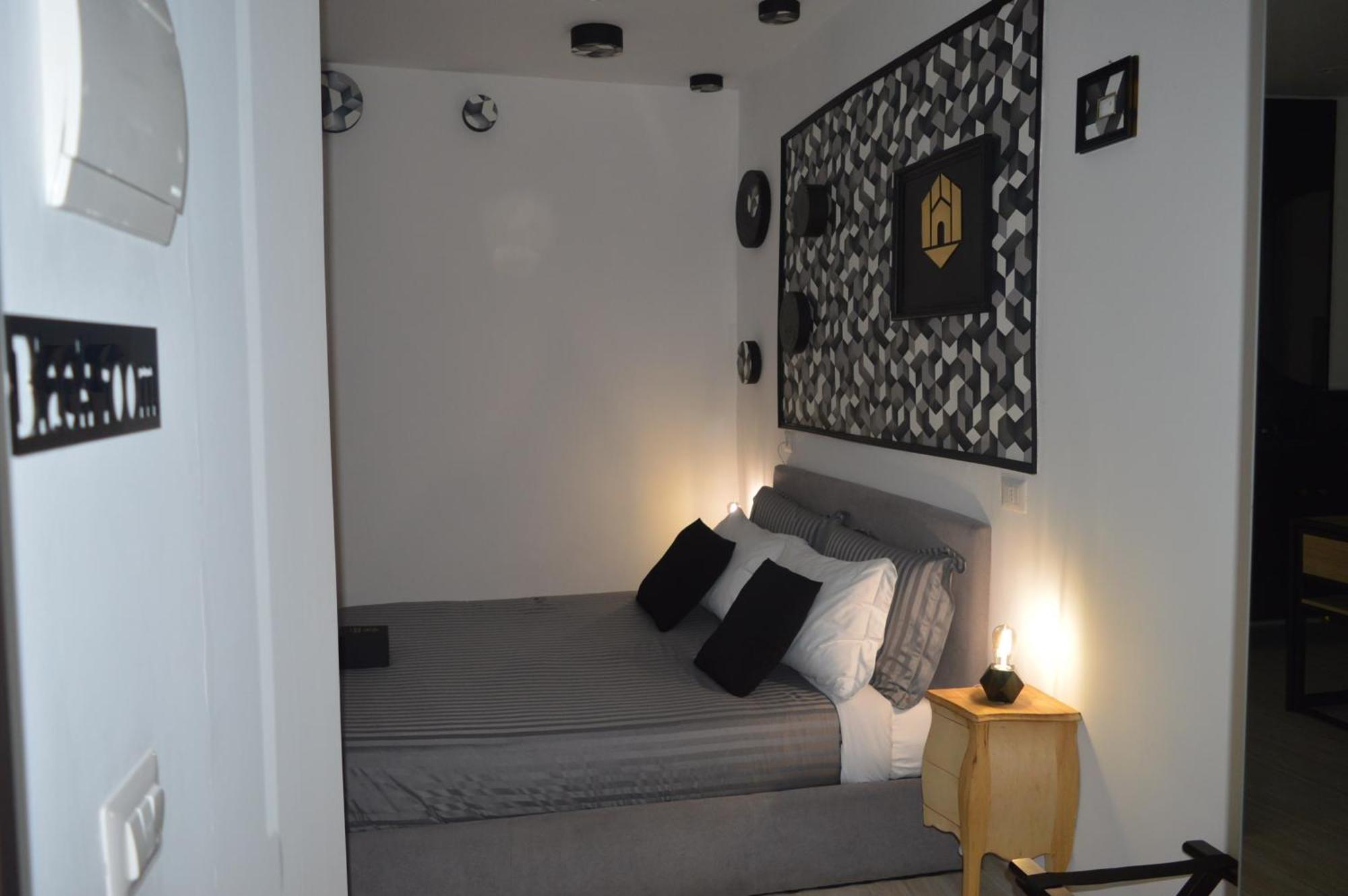 Geometric Art Guest house *