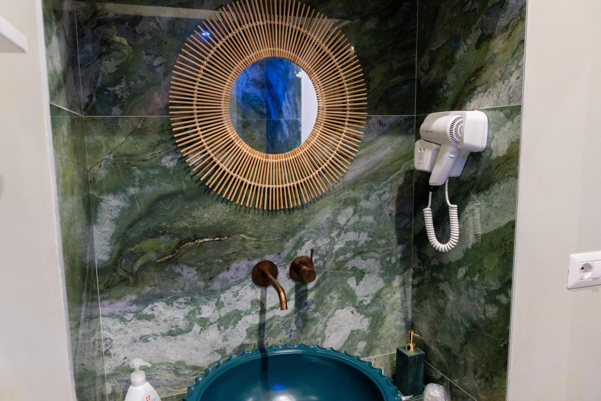 Palazzo Nicolaus Del Lungomare Bed & Breakfast