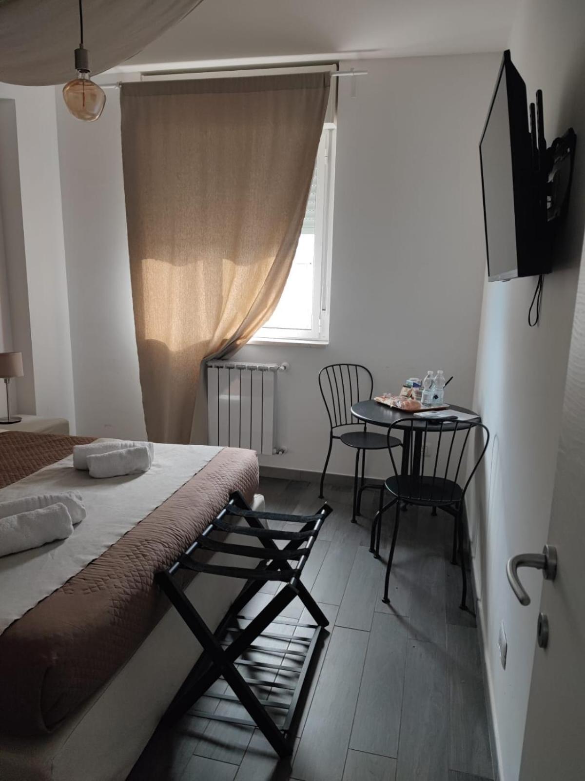 Nocleg ze śniadaniem Airport Deluxe *
