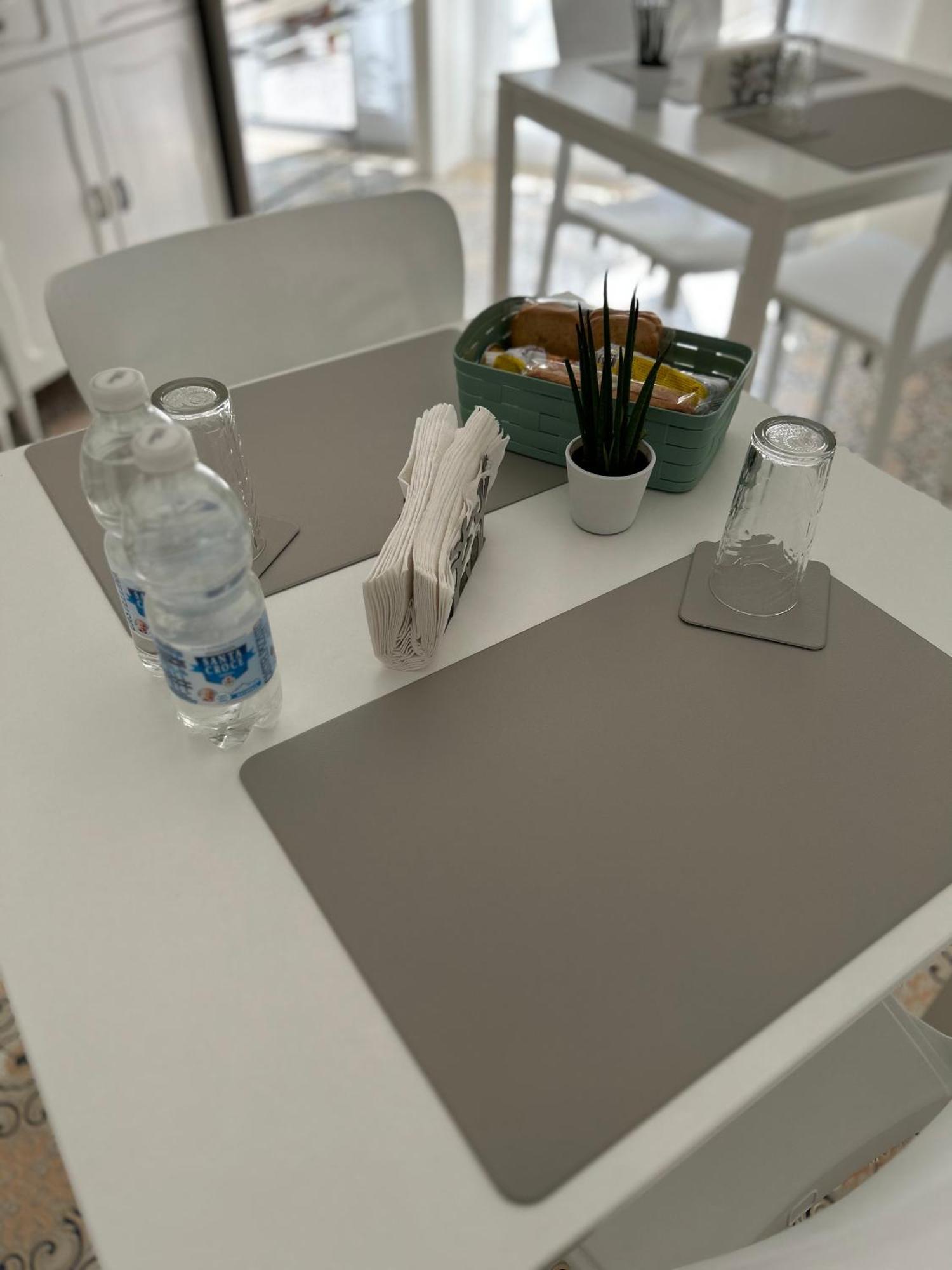 Interno 9 *