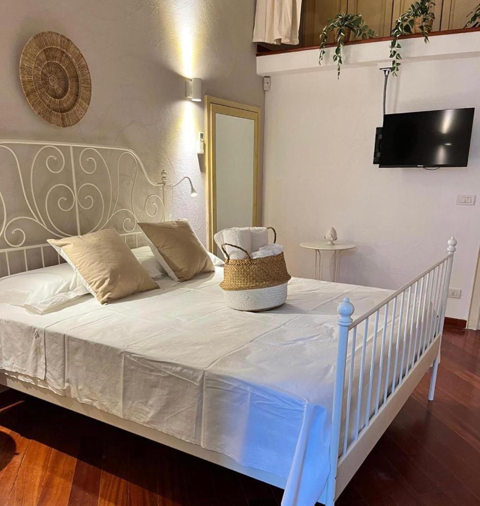 Apulia Journey - Manzoni 11 Guest house Bari