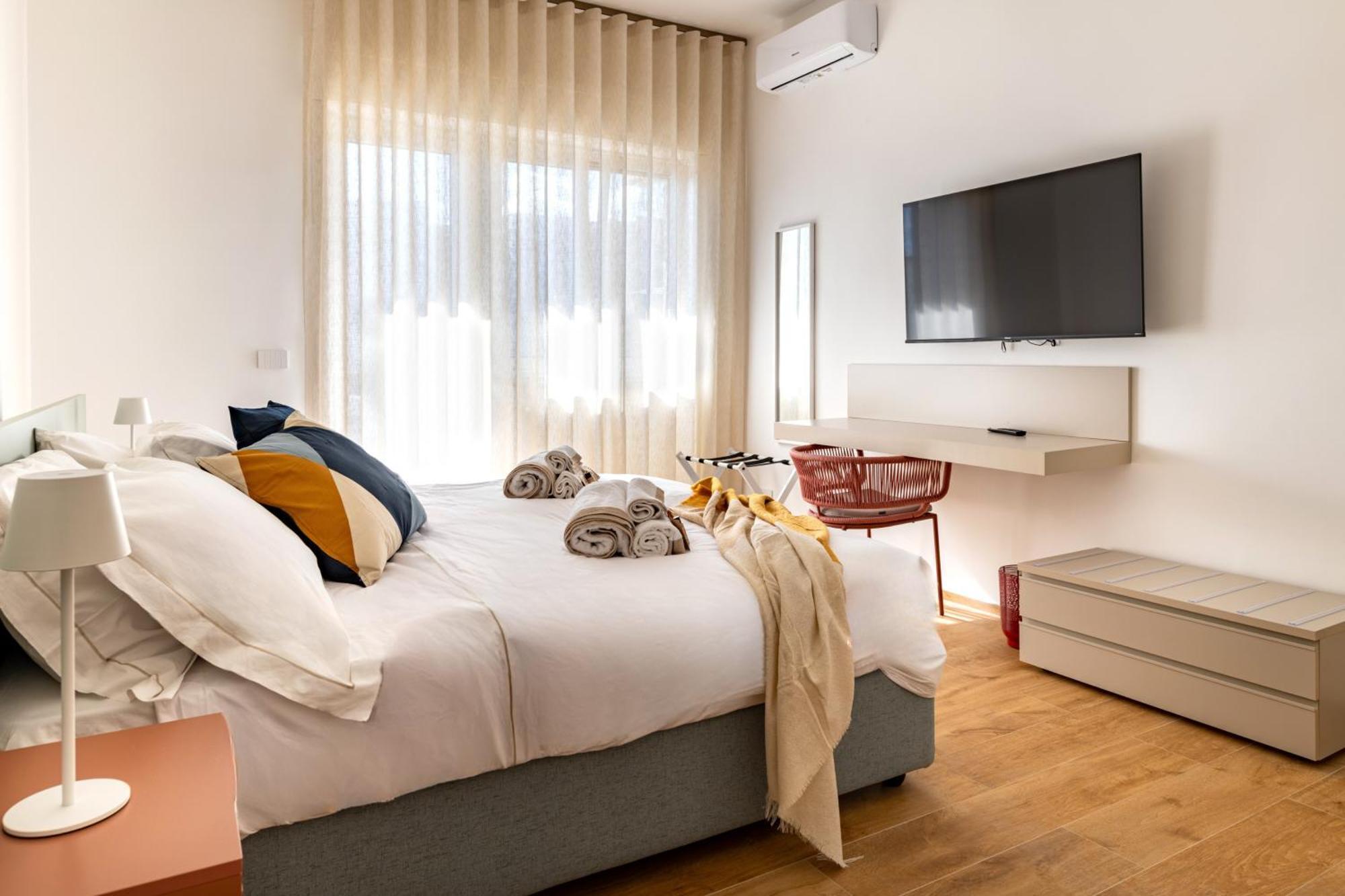 New Elegant 2 Bedroom Apt. Near Parco 2 Giugno Apartment