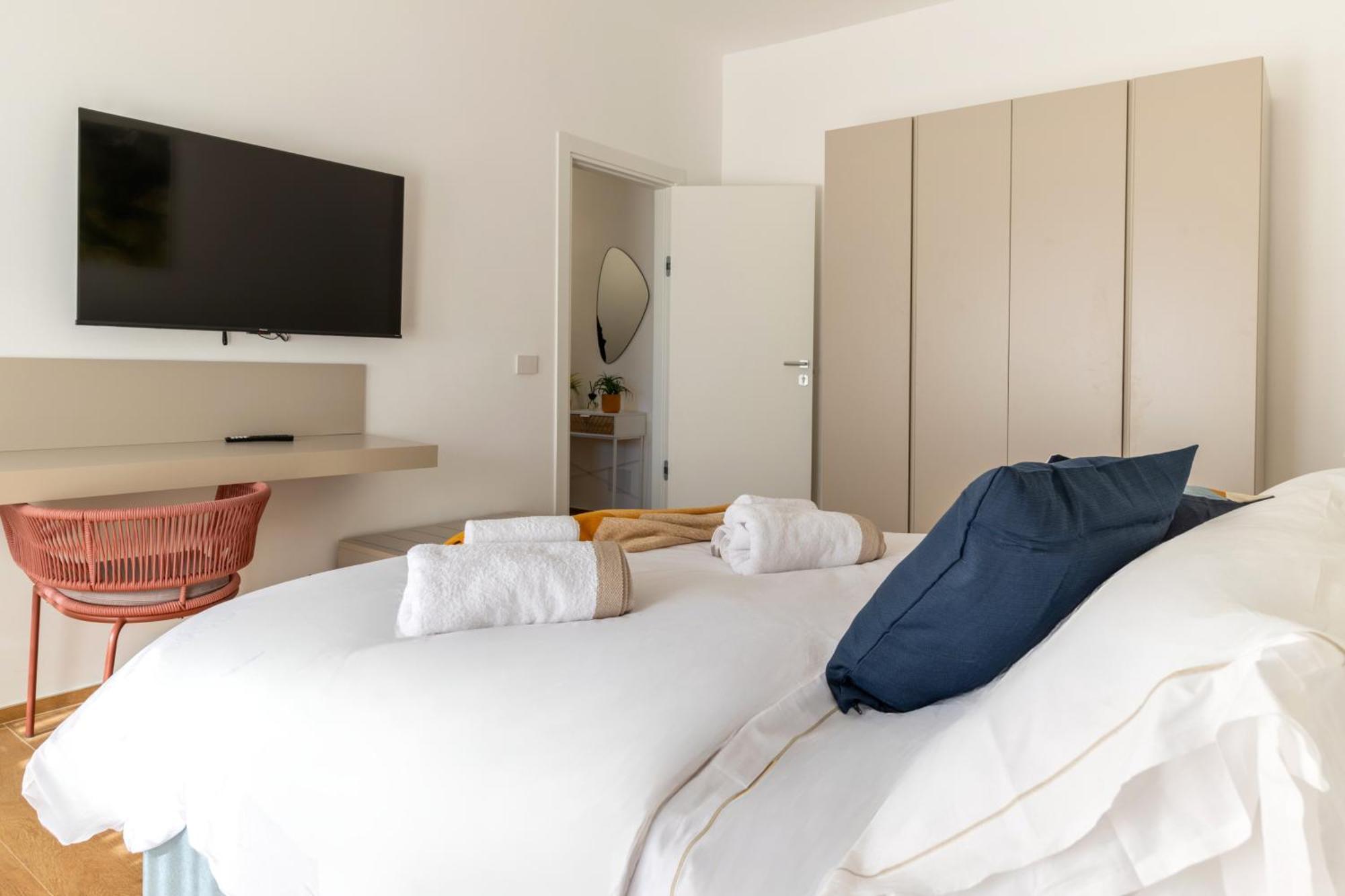 New Elegant 2 Bedroom Apt. Near Parco 2 Giugno