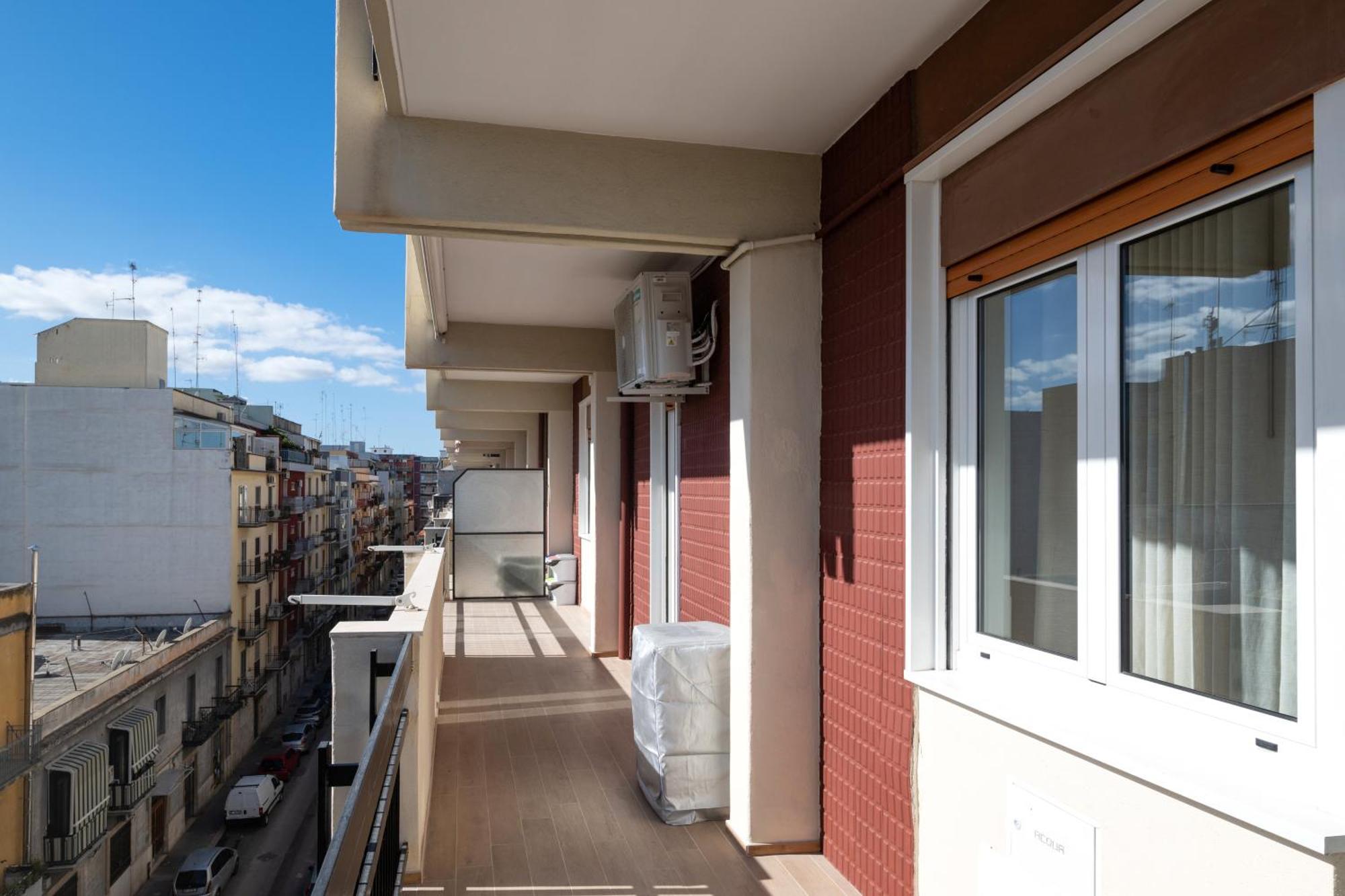 New Elegant 2 Bedroom Apt. Near Parco 2 Giugno * Bari