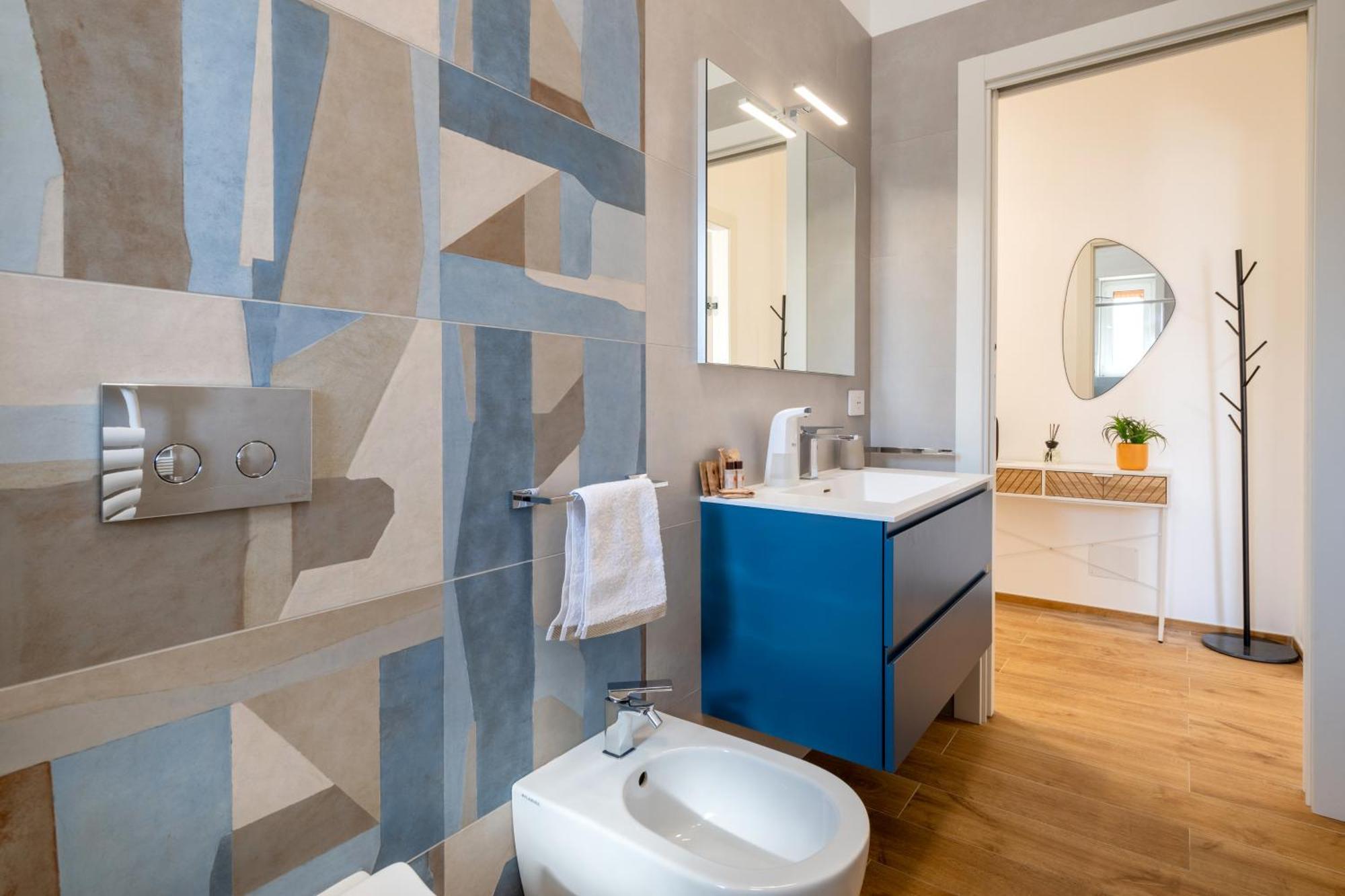 Apartment New Elegant 2 Bedroom Apt. Near Parco 2 Giugno