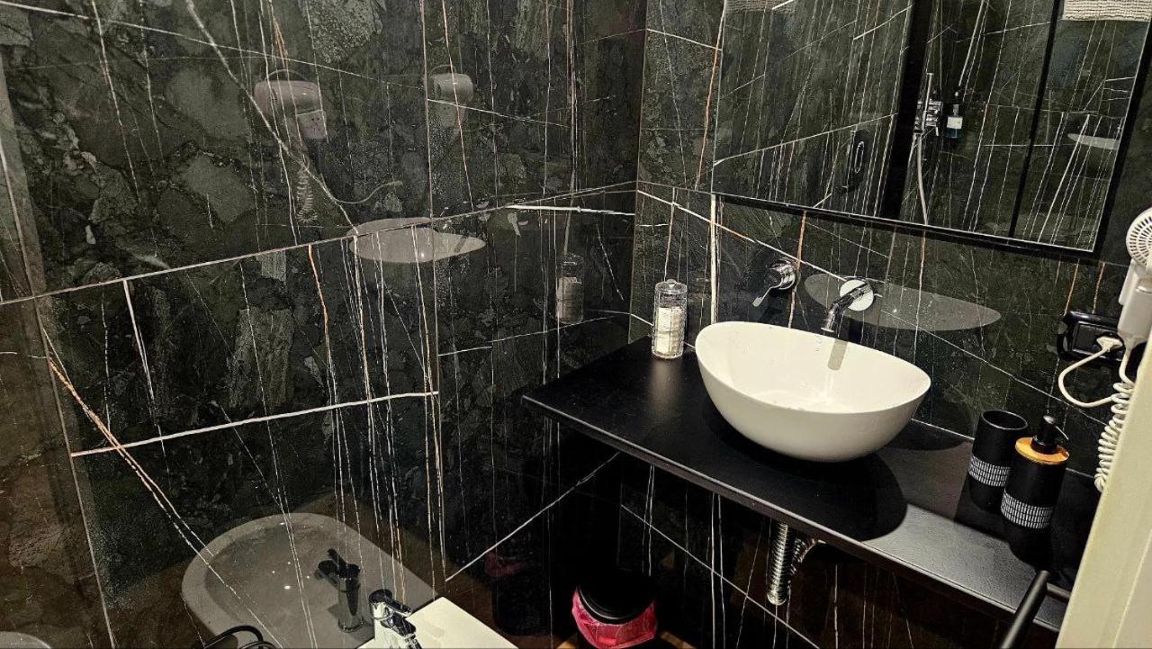 Black & White Luxury Guest house