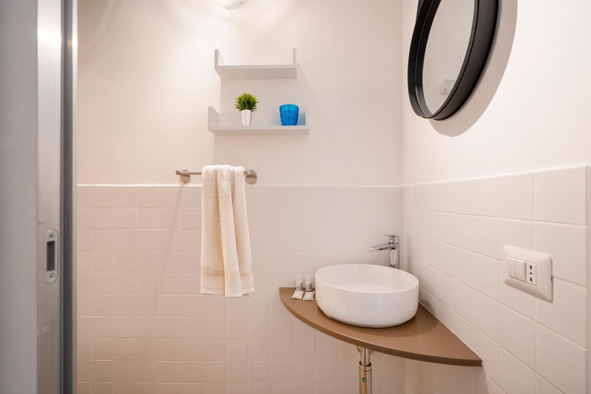 4 - Lovely & Functional Apartment Bari