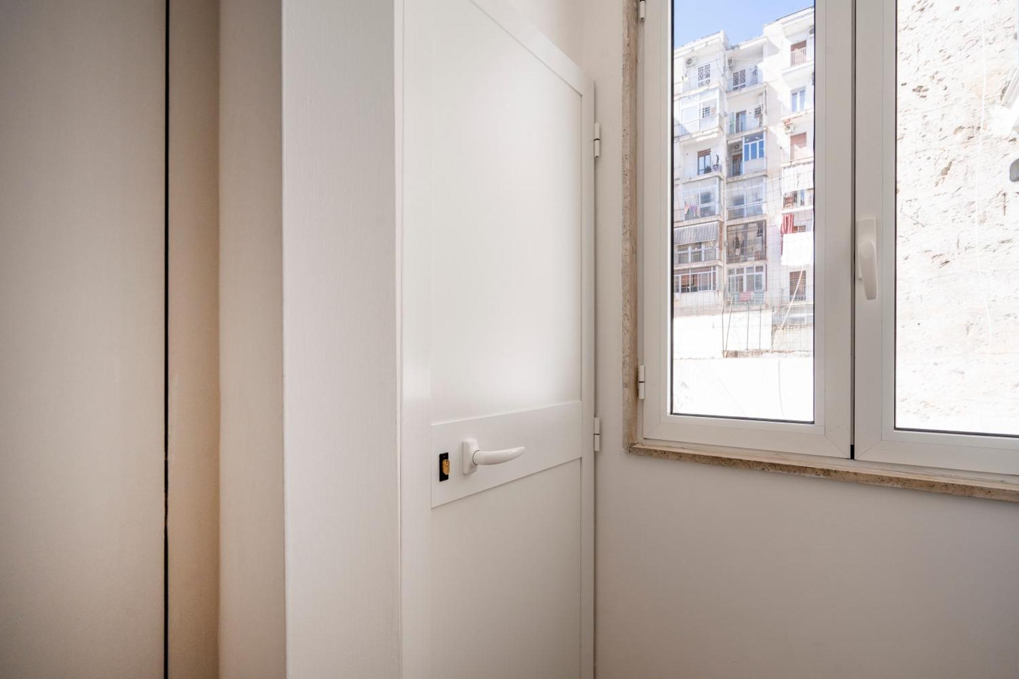 Apartment 4 - Lovely & Functional *