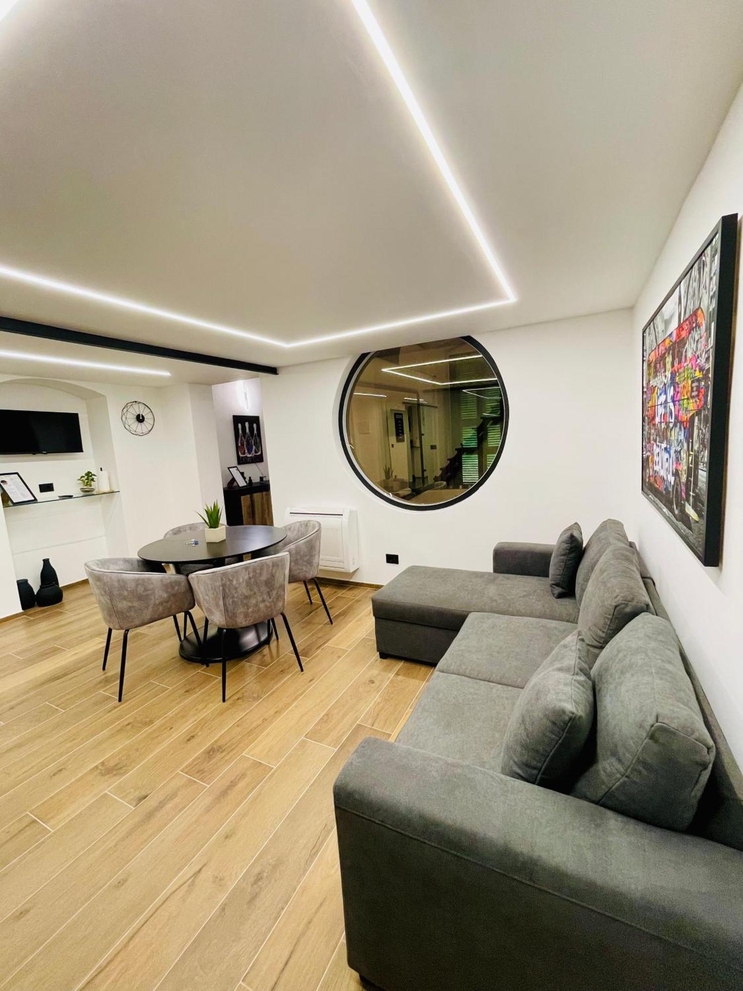 Apartment Suite169 Black Bari