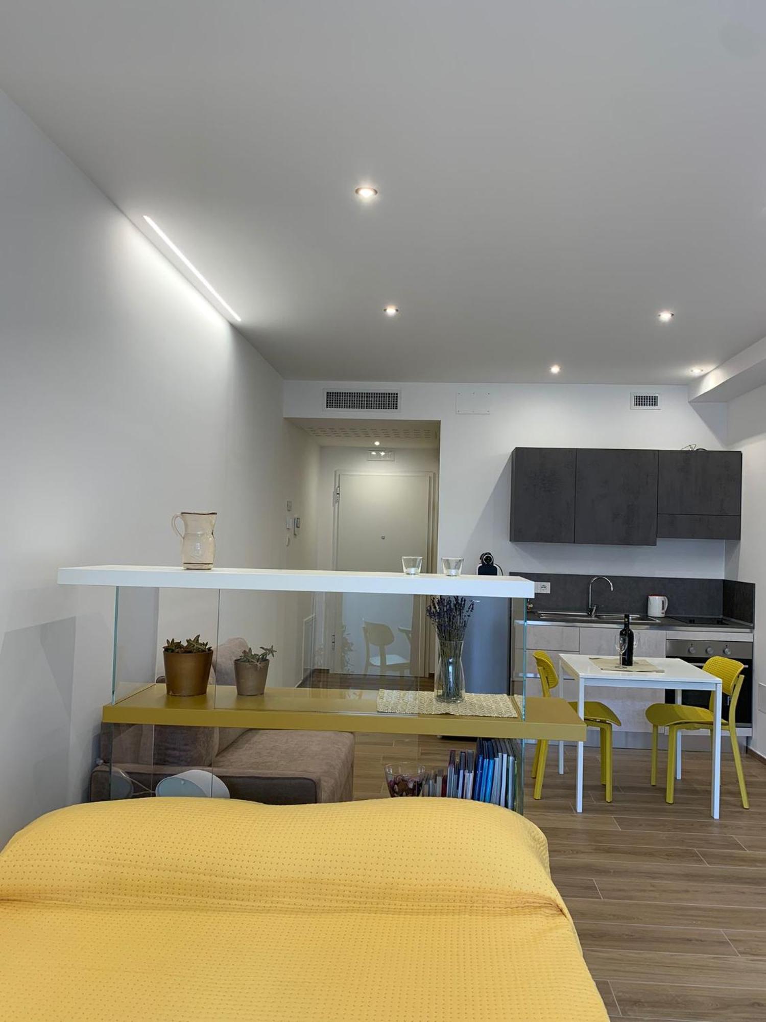 Domus13-with Private Parking Bari