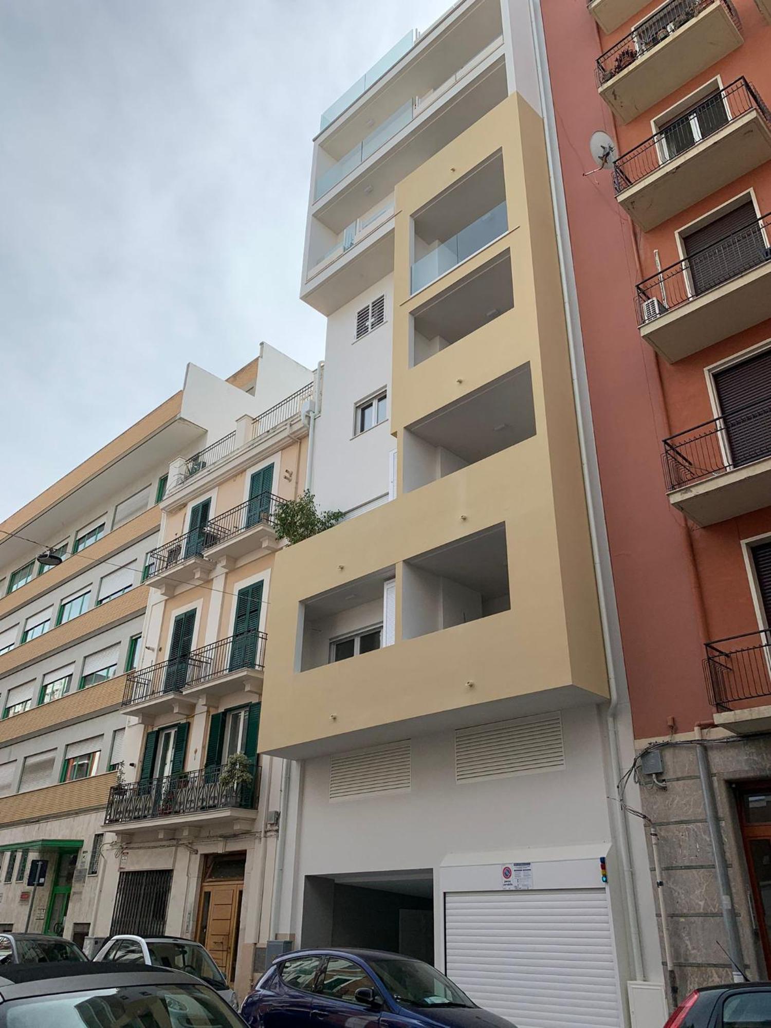 Domus13-with Private Parking * Bari