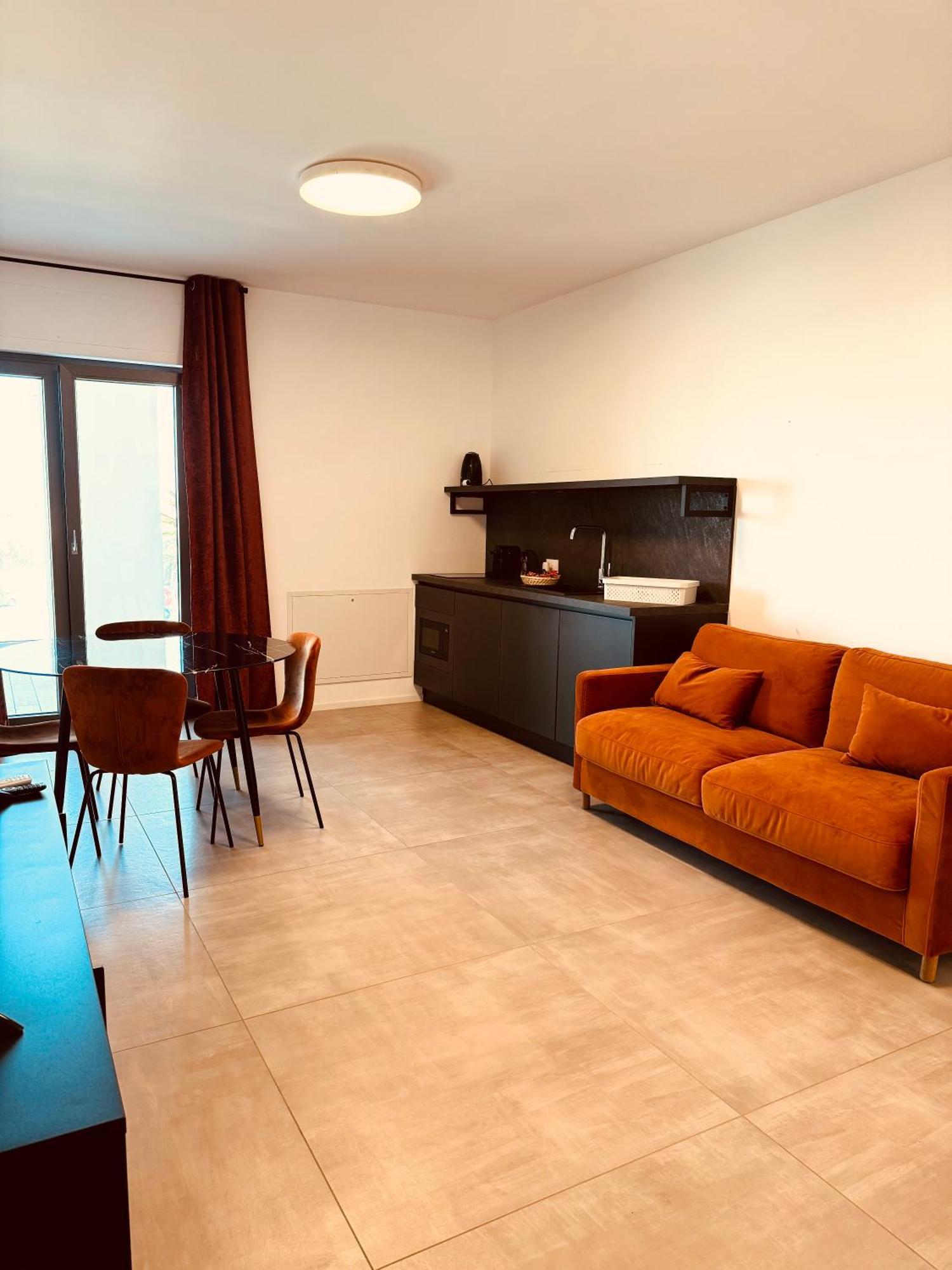 Marisabella 6 * Bari