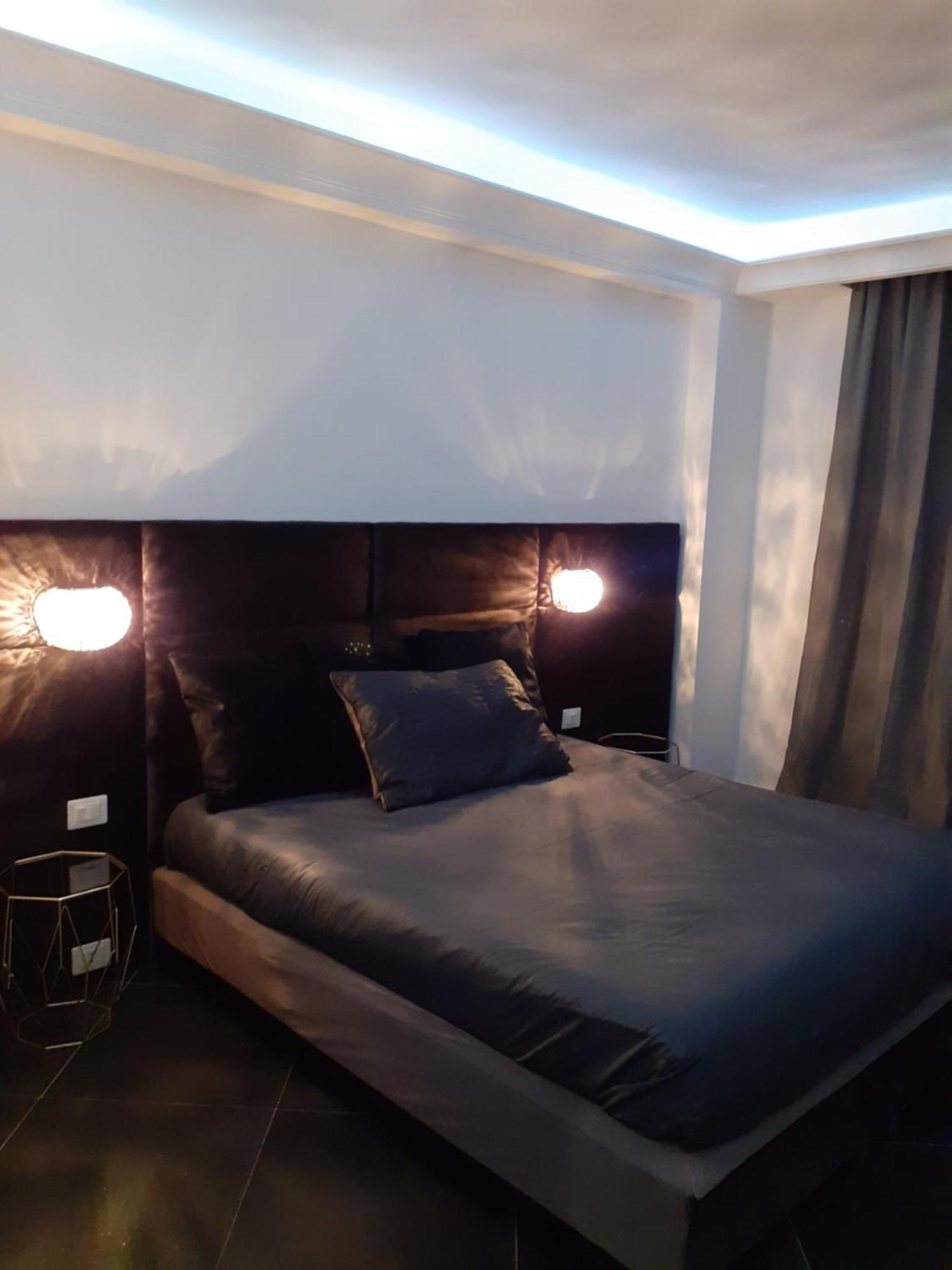Nocleg ze śniadaniem Airport Deluxe *