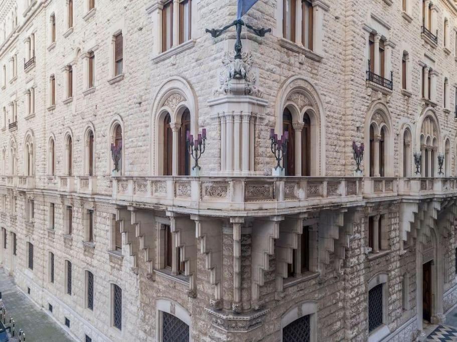Haring-bozzi 59 * Bari
