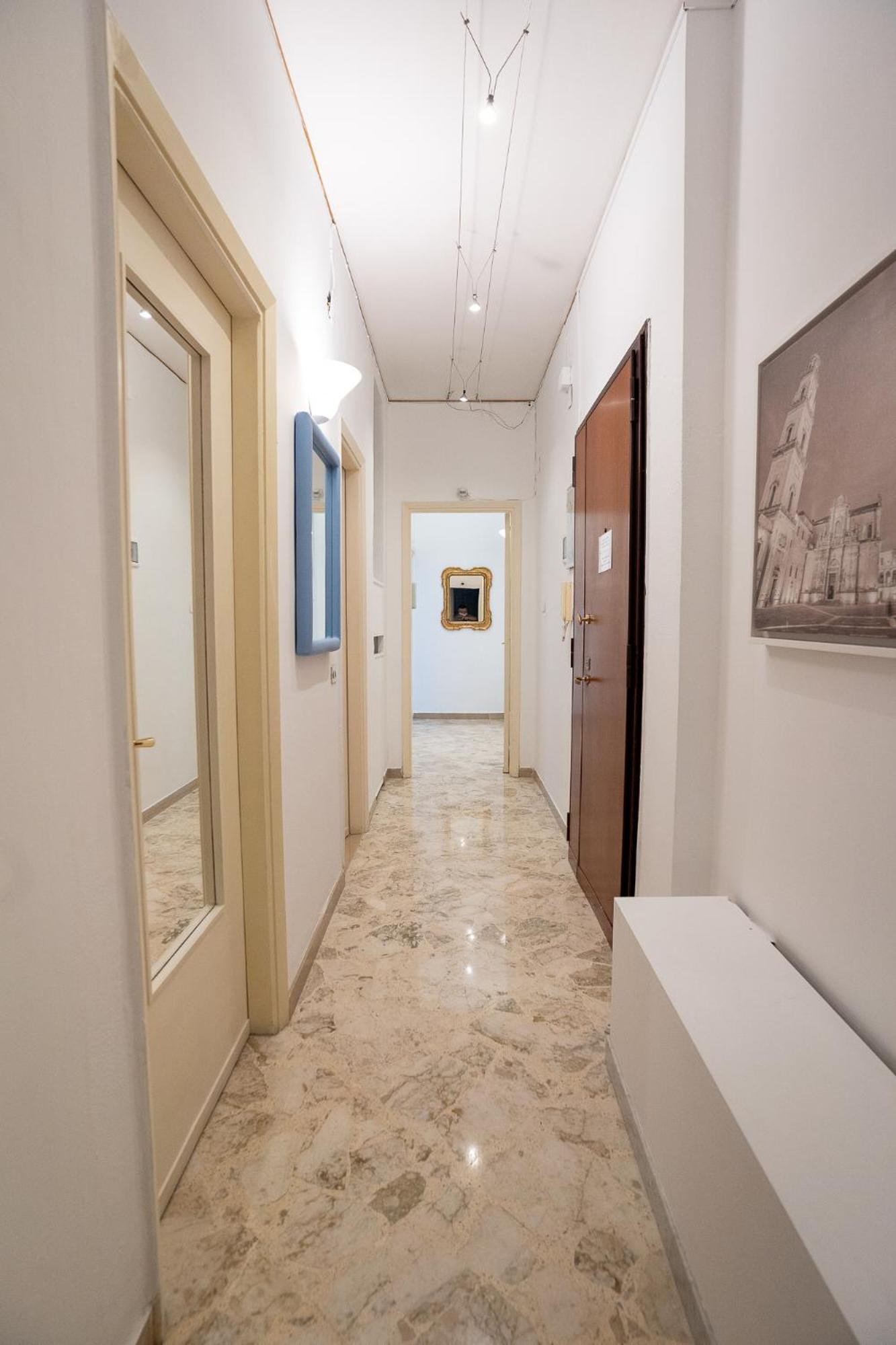 _ Cavour 156 & Savoia _ Bari