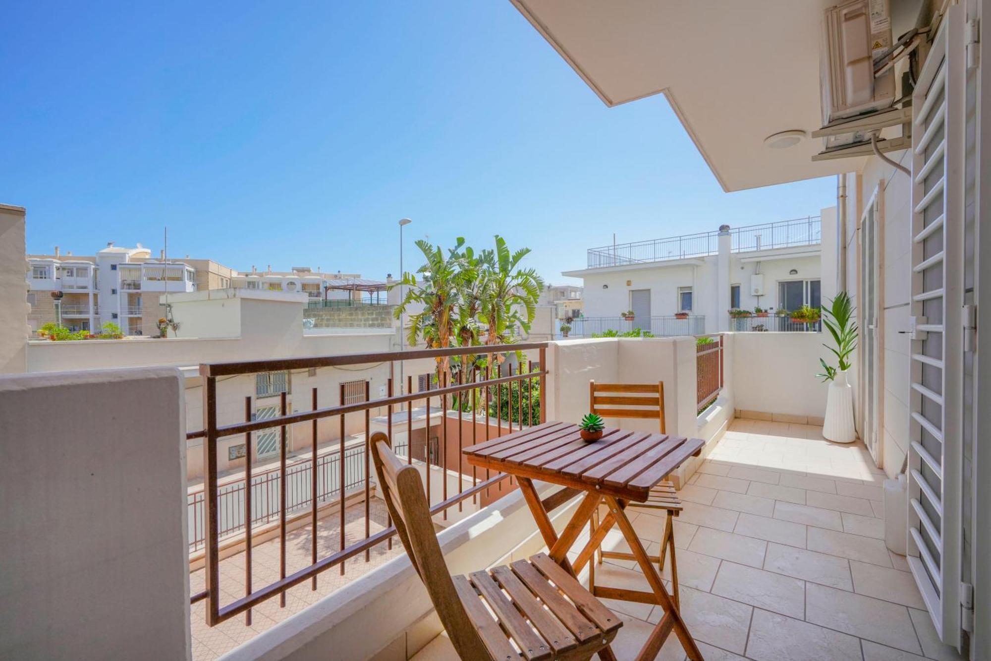 Mistral - Free Private Car Park Apartment