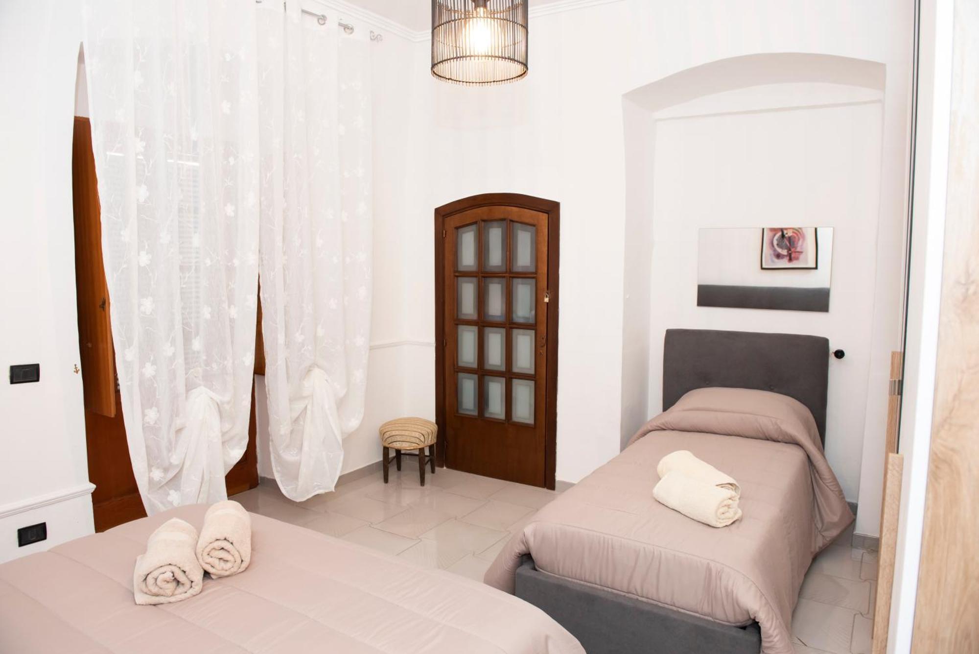 Tonia's Mansion Bari
