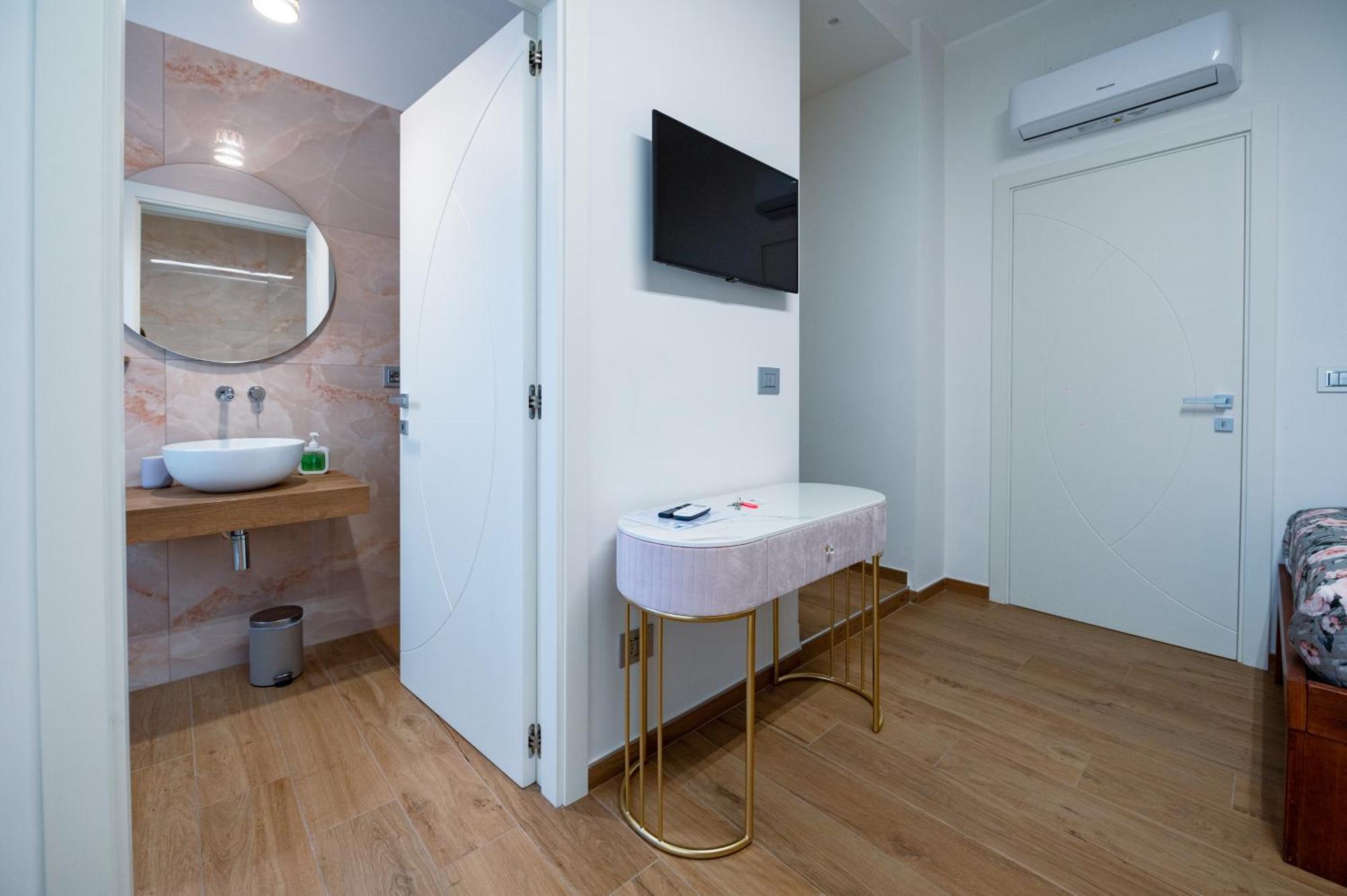 Rosamar Guest house