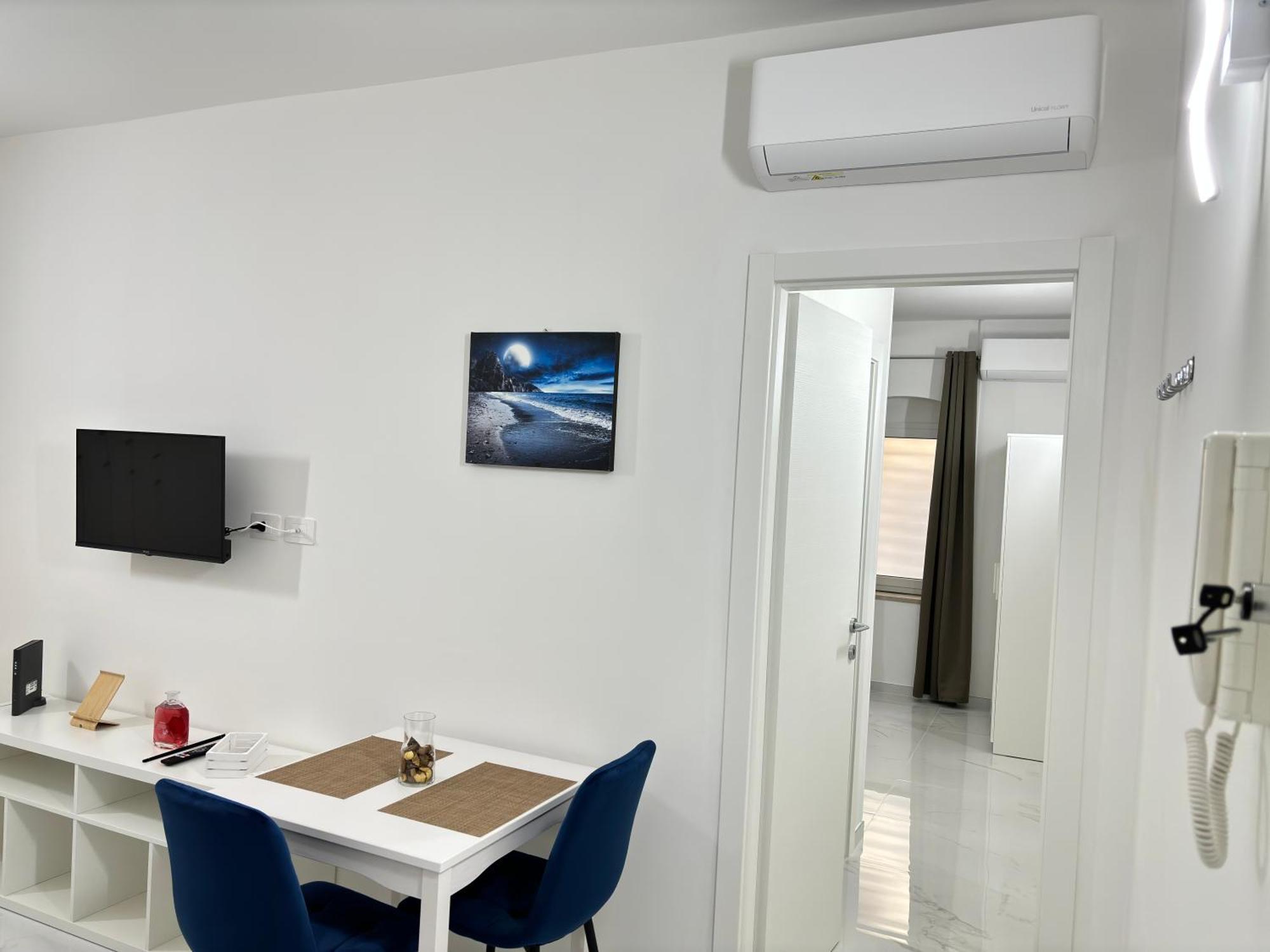 Your Home, Easy Walk To The Bari