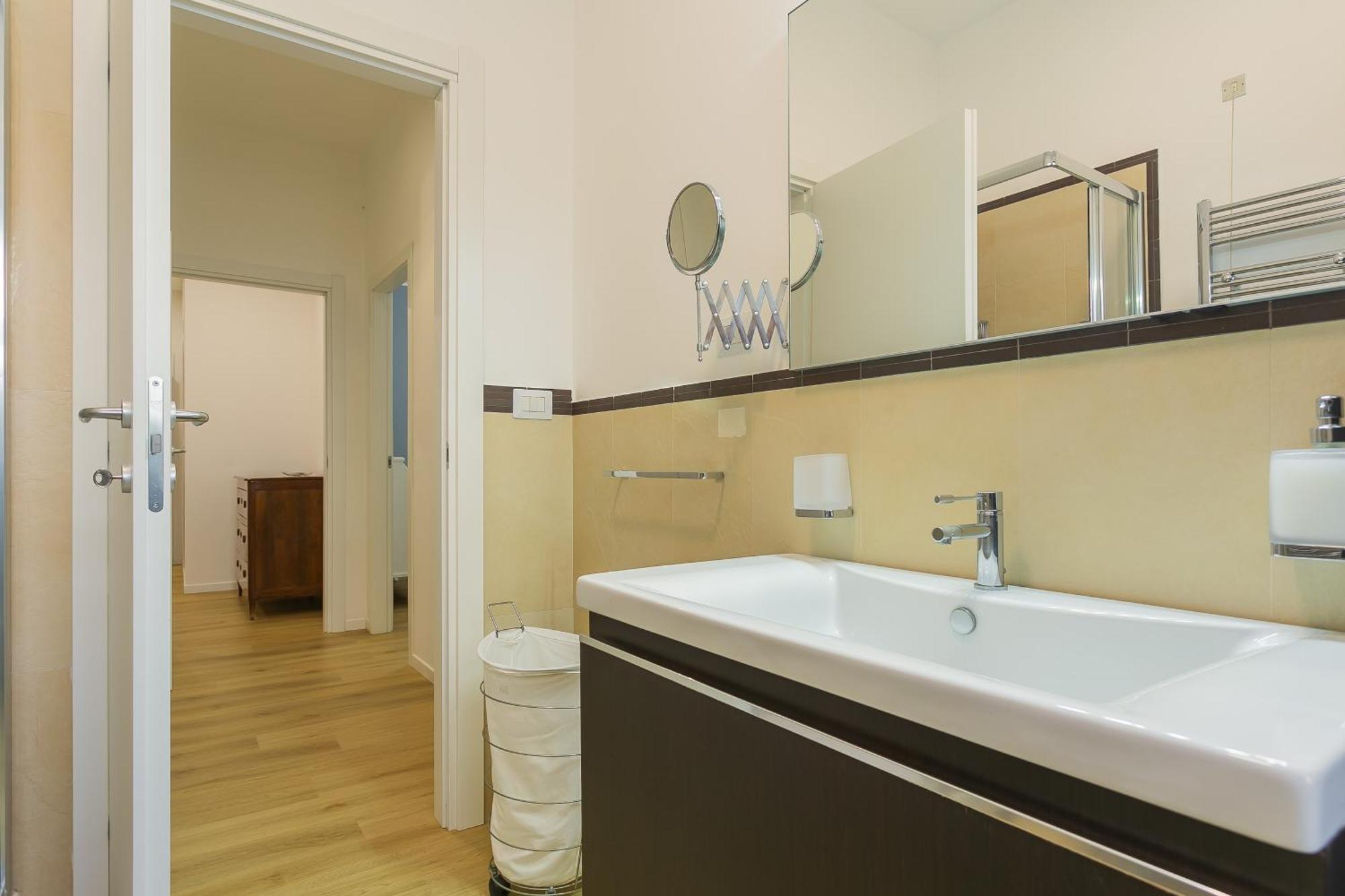Petershouse * Bari