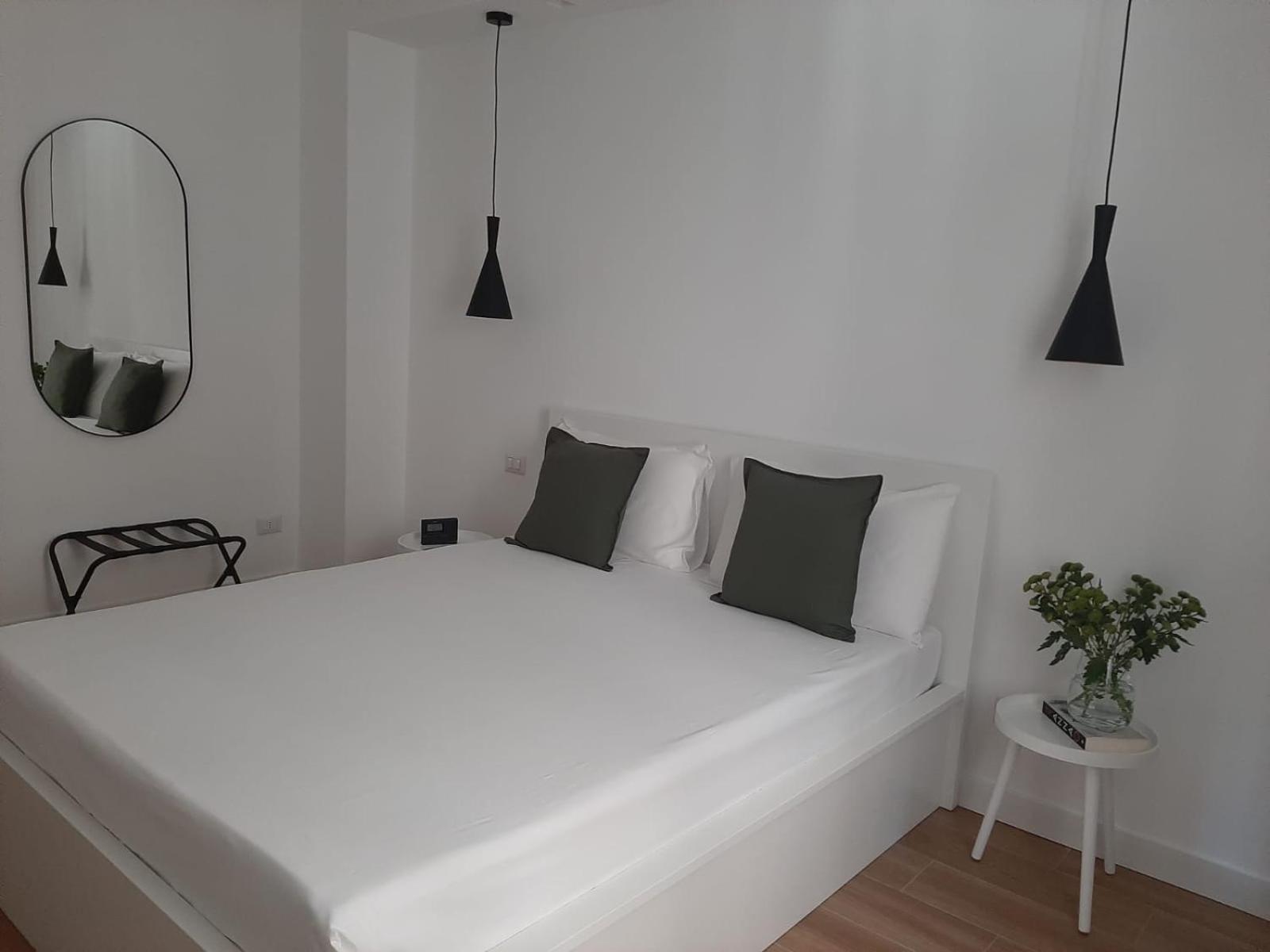 Apartment Cris House *