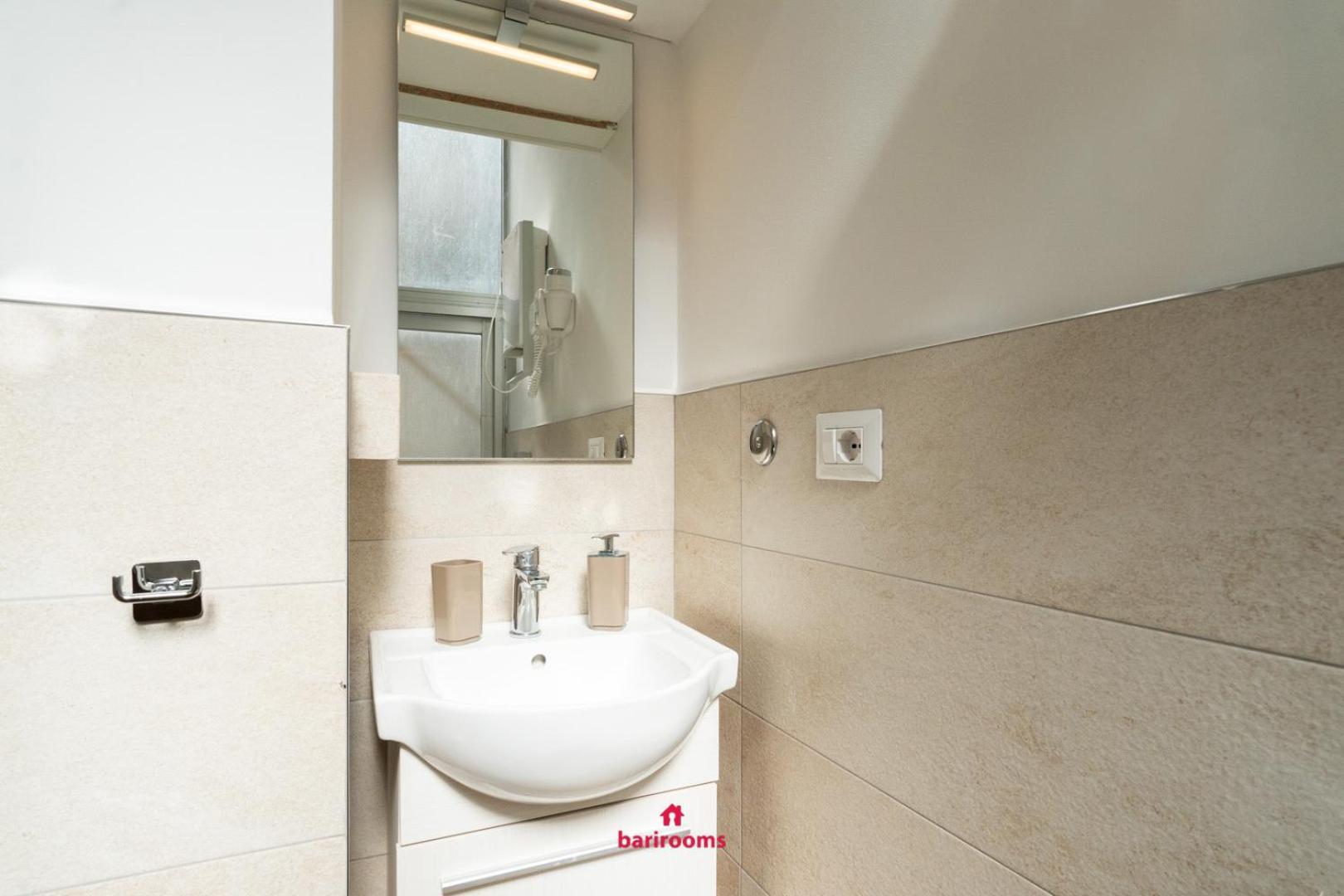 Barirooms - Picca 24 *