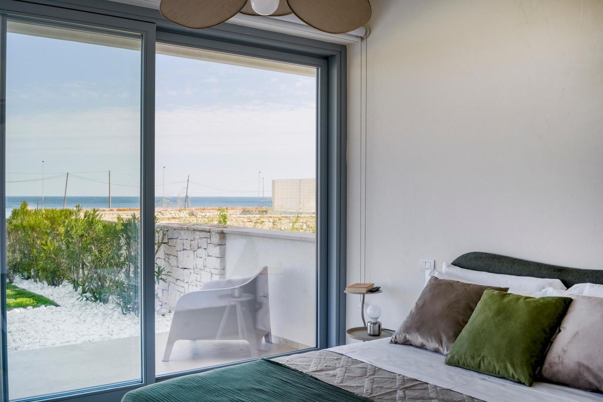 Fronte Mare Villa *