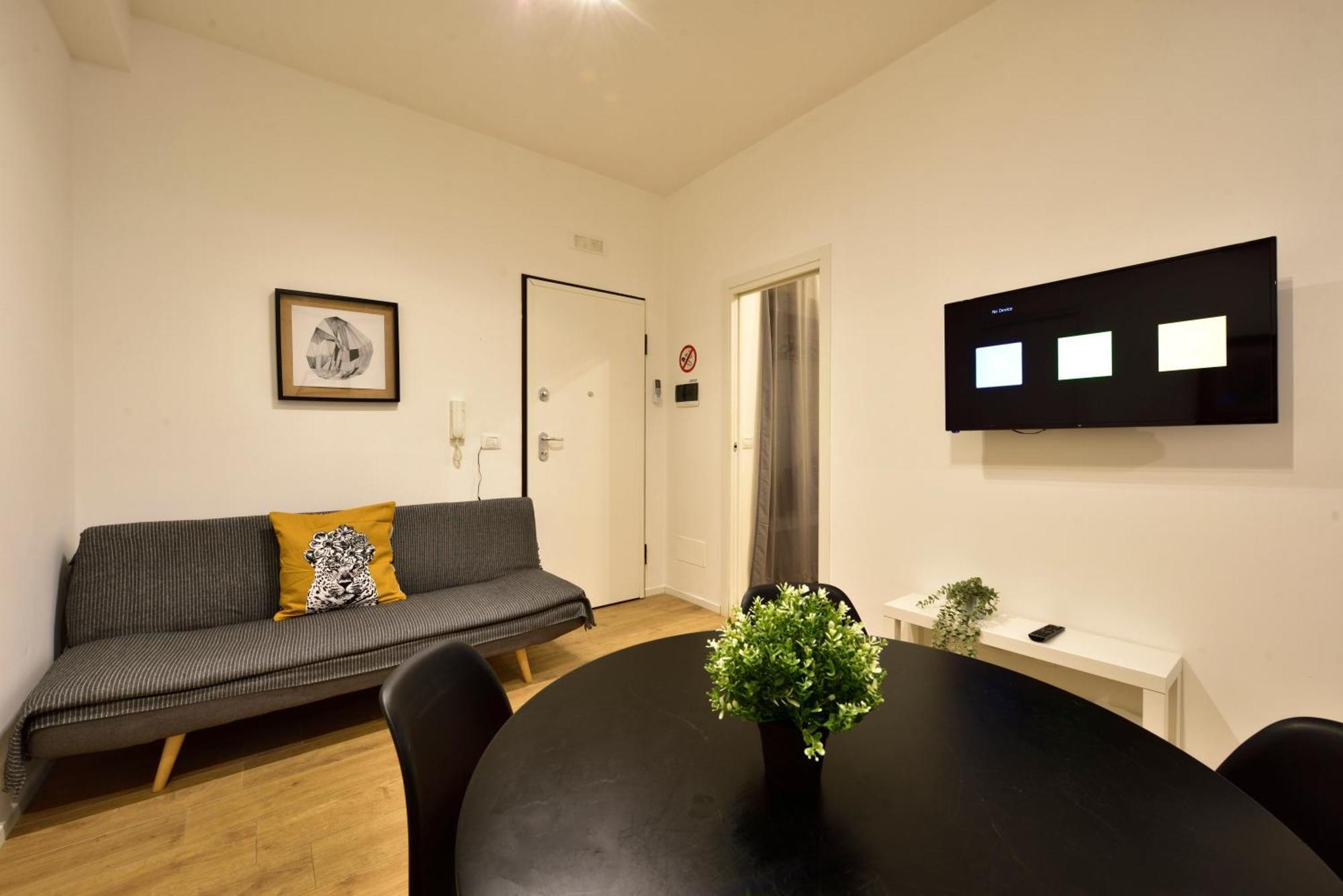 Tanzi 12 - Modern House