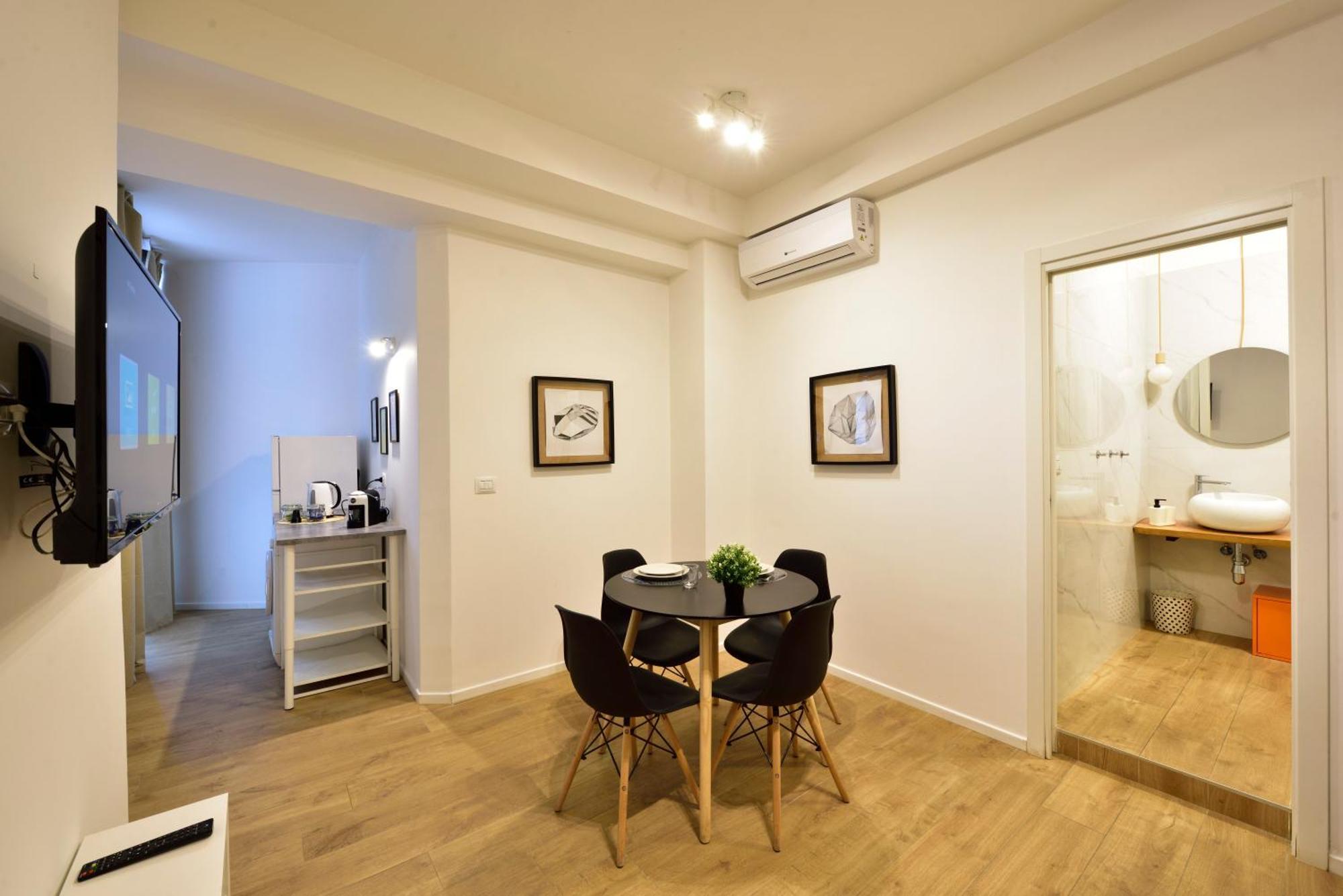 Tanzi 12 - Modern House Apartman Bari