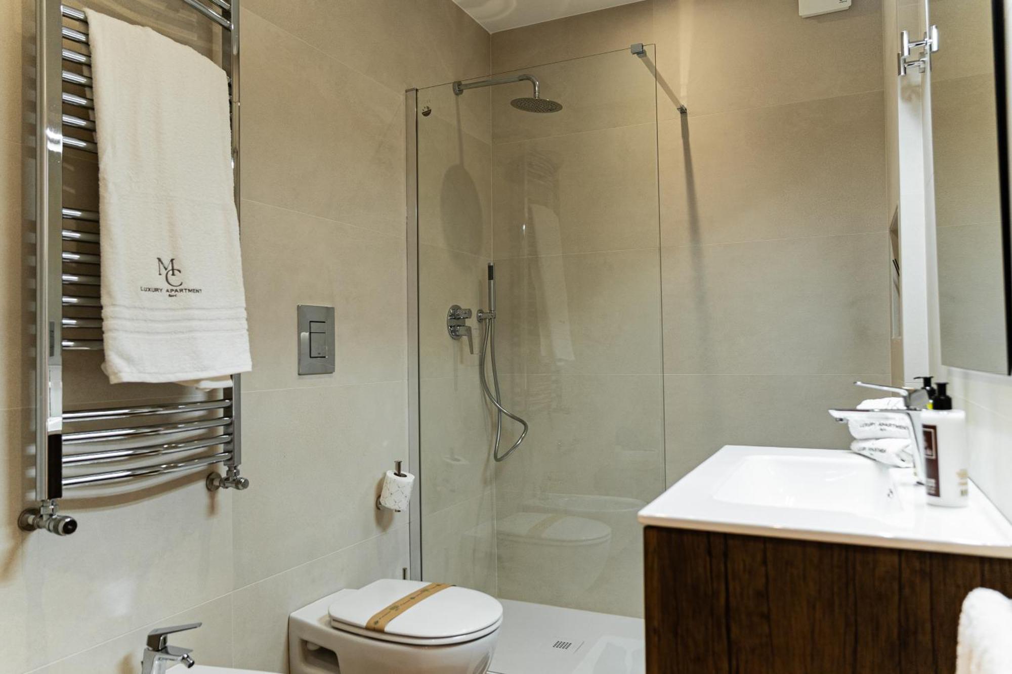 Apartment Mc Luxury With Free Parking In Poggiofranco Bari