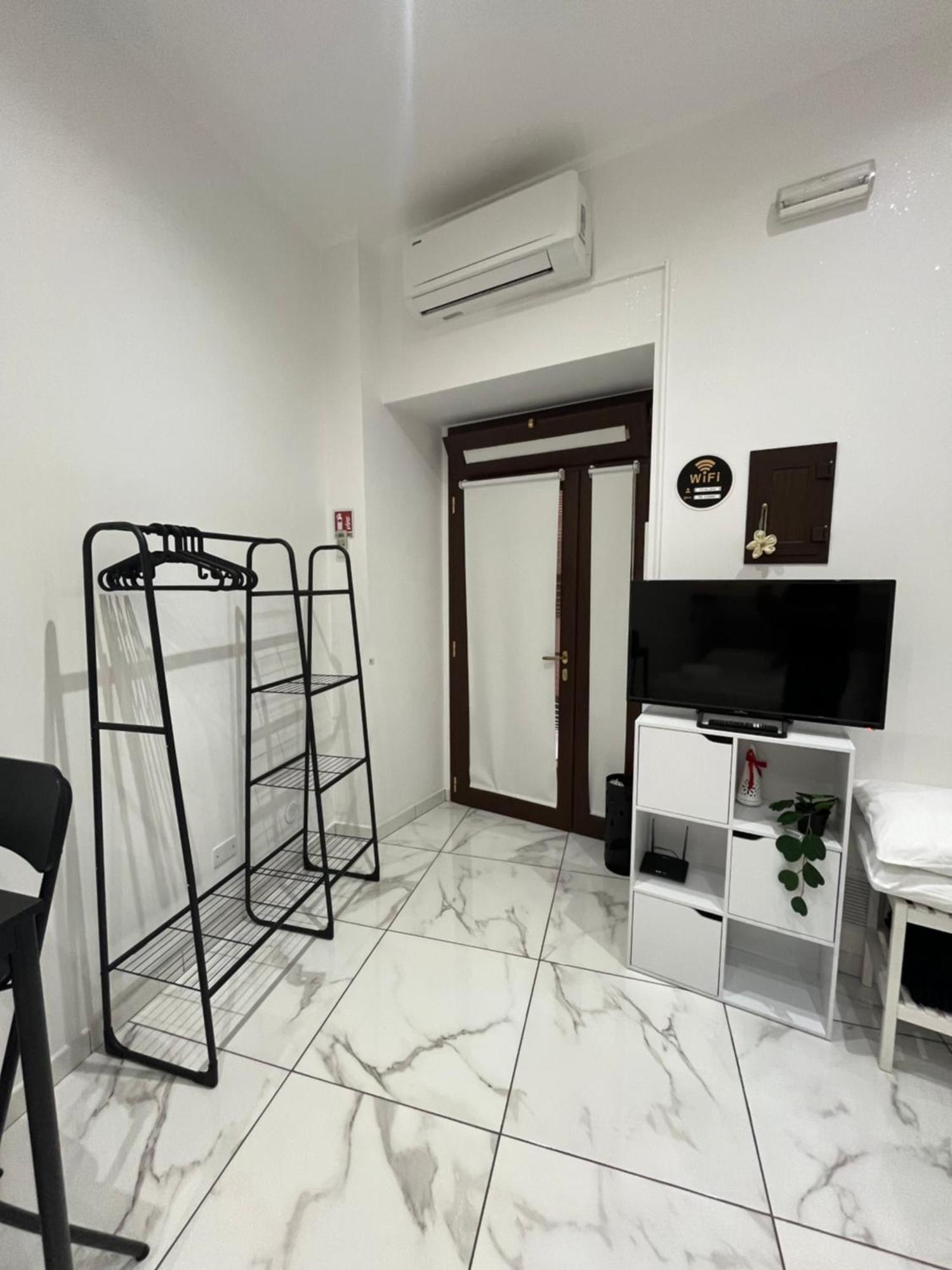 Koronao - Old Apartment *