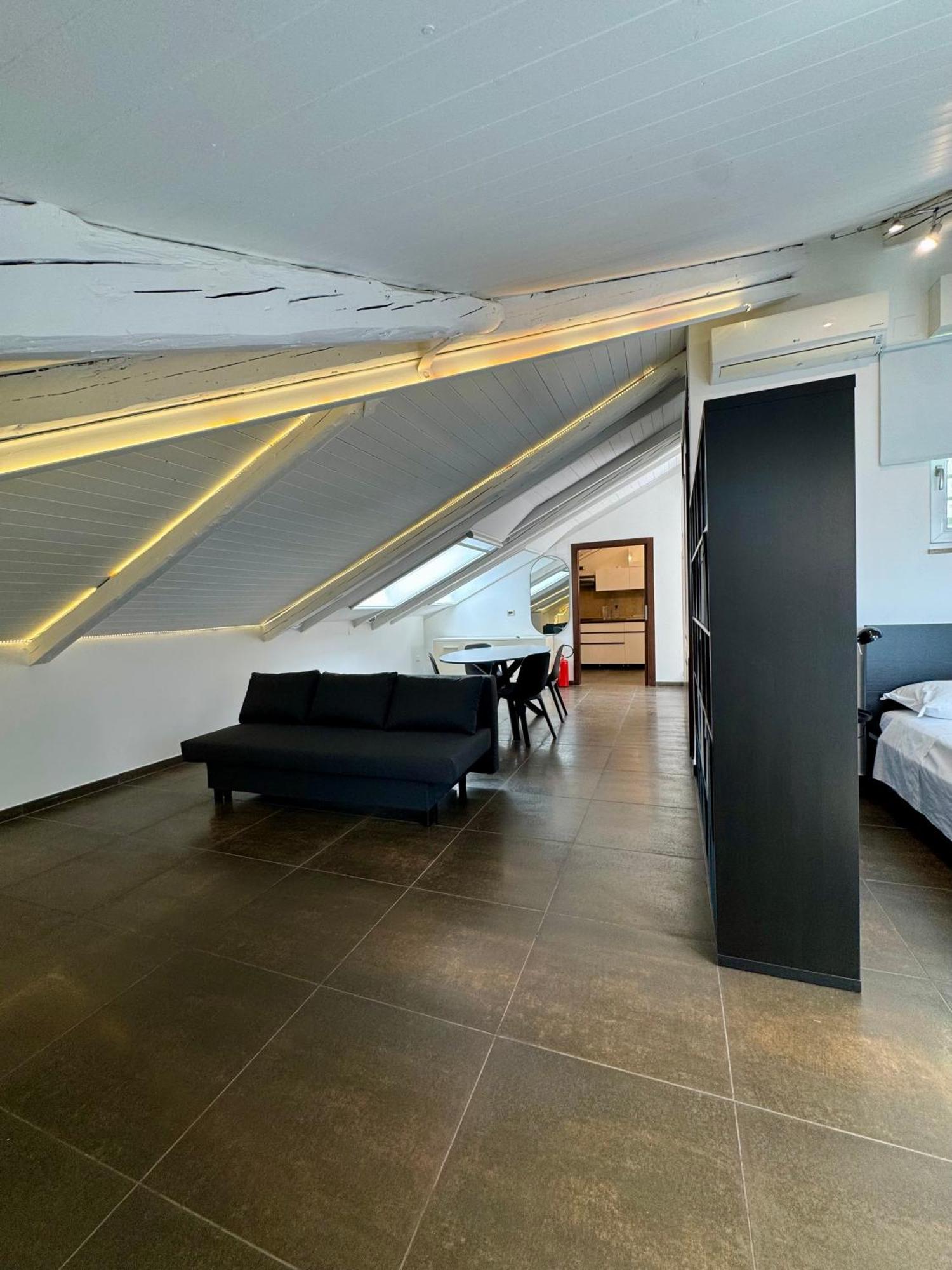 Petruzzelli Loft Apartment