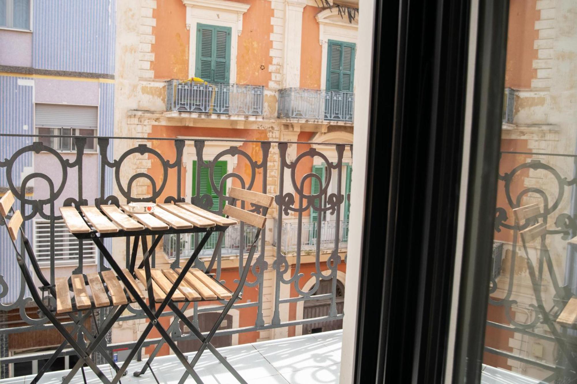 Apartment Elegant Few Steps From Bari's Heart