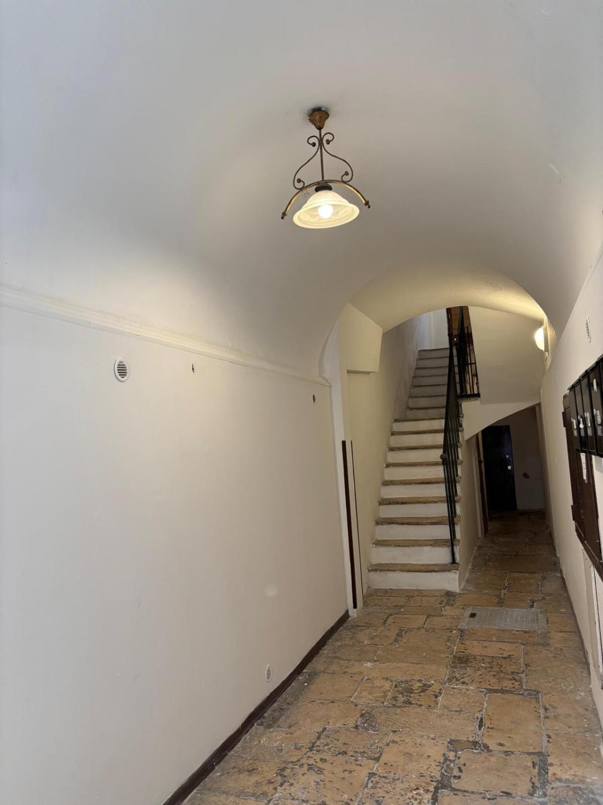 White Dome Retriet Apartment
