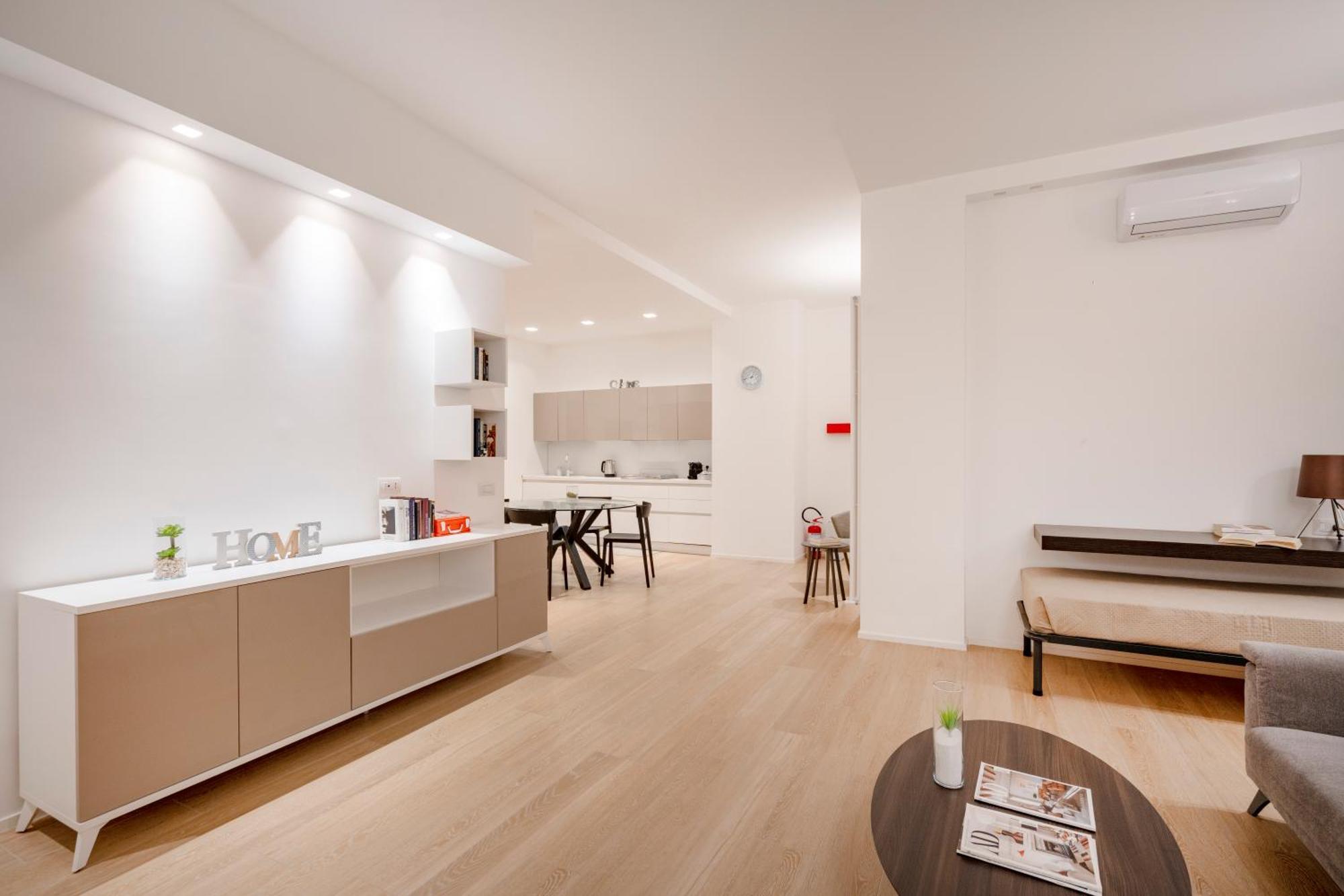 Station Apartment Bari