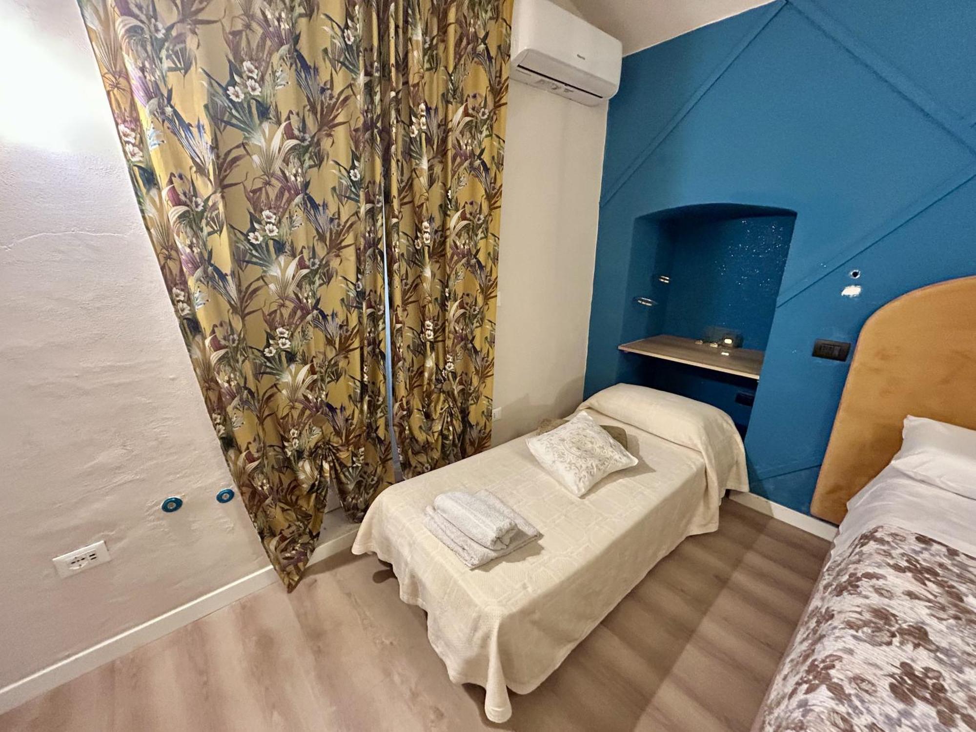 Quiet And Stylish - Center, Minutes To Station Apartment Bari