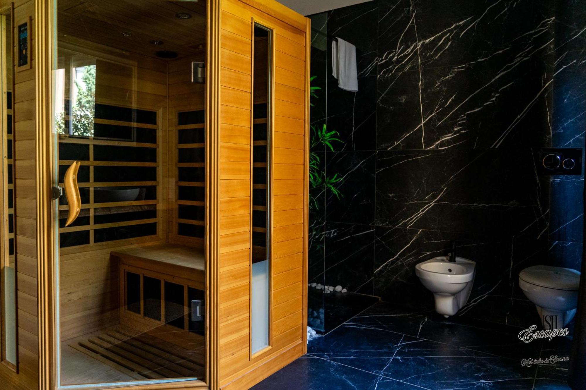 Apartment Lush Escape - Hottube And Sauna *