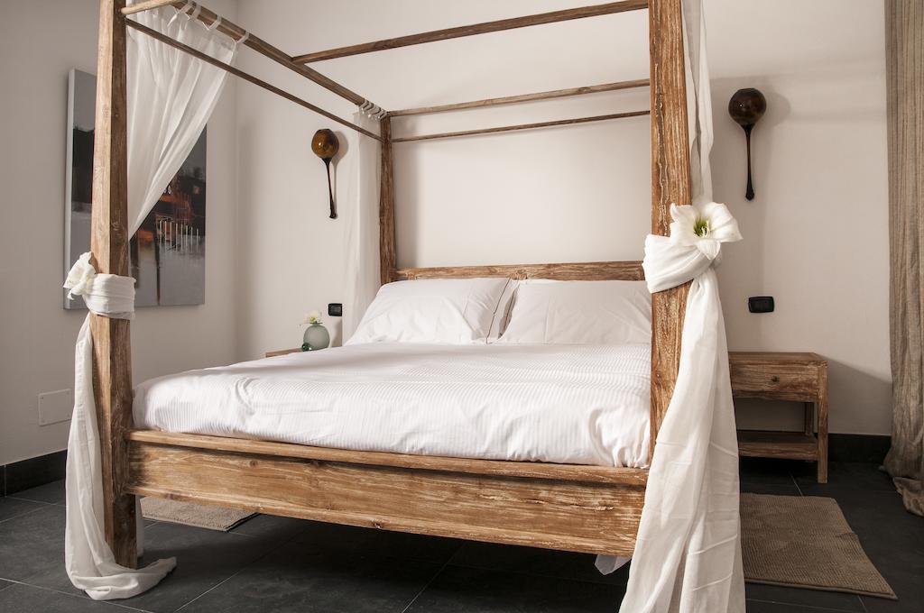 Seven Maze Charming House Bed & Breakfast 2*
