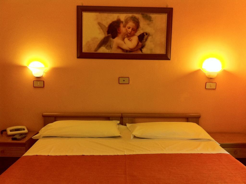 Hotel Romeo 2*