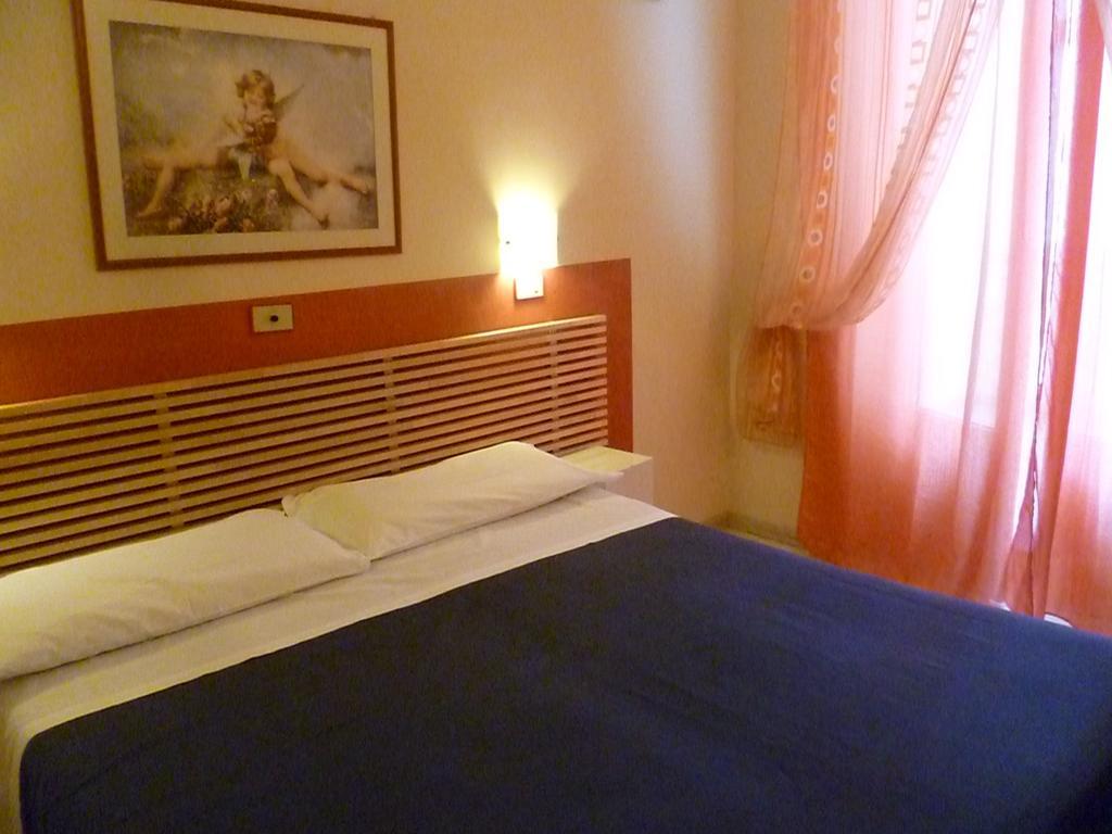 Romeo Hotel 2*
