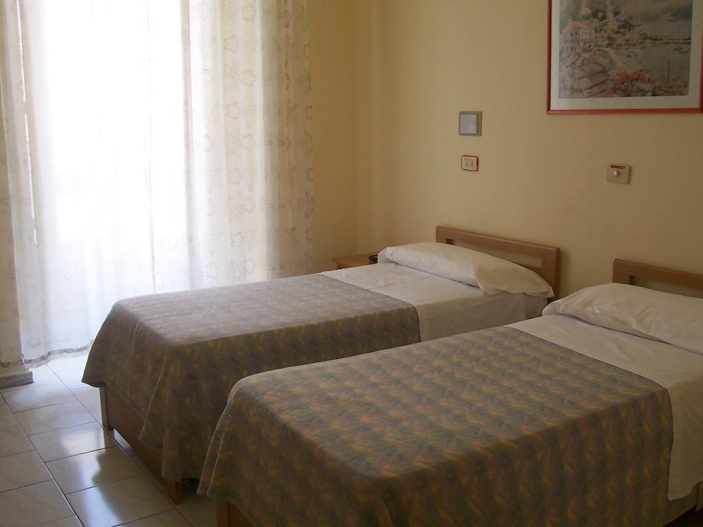 Hotel Romeo 2*