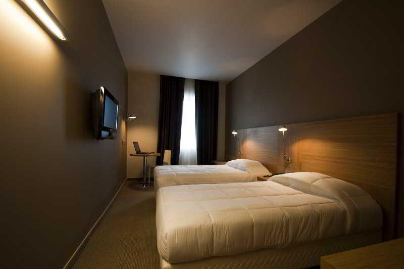 Victor Hotel