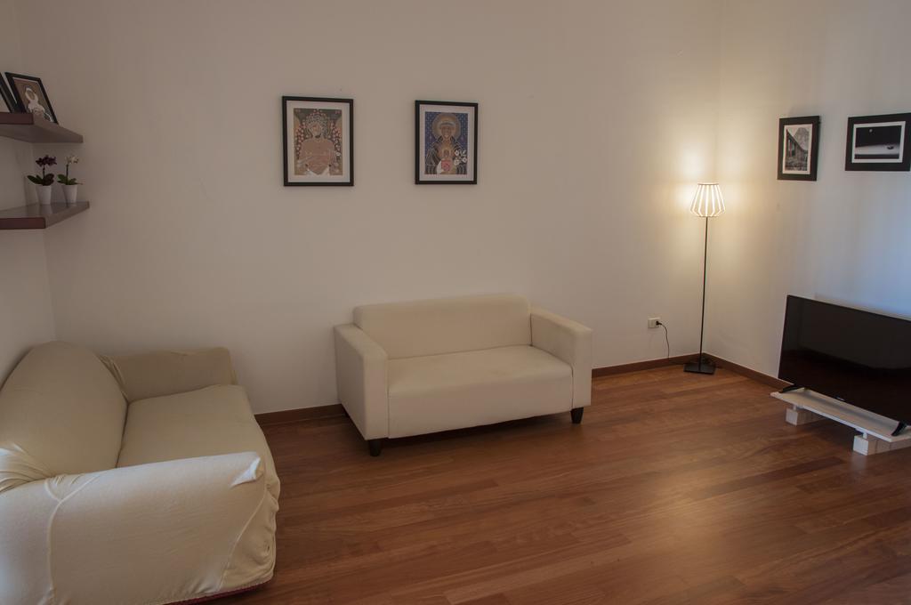 Manzoni House *