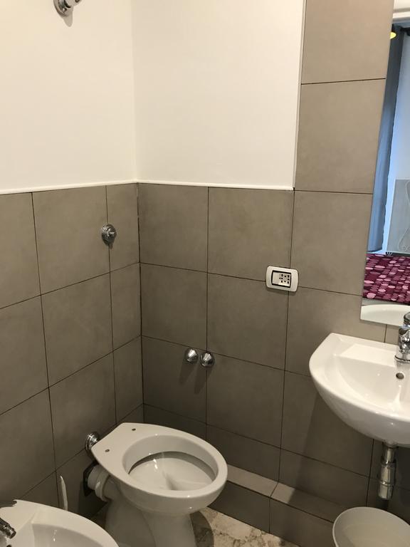 Cavour 124 -guest-room- Bed & Breakfast